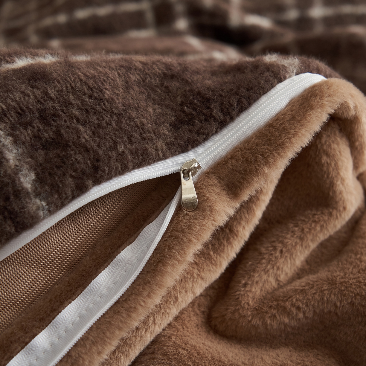 91家纺网 家纺一手货源 找家纺 晨曦家纺 2025新款加厚加绒羊驼绒四件套牛奶绒四件套 年华-咖