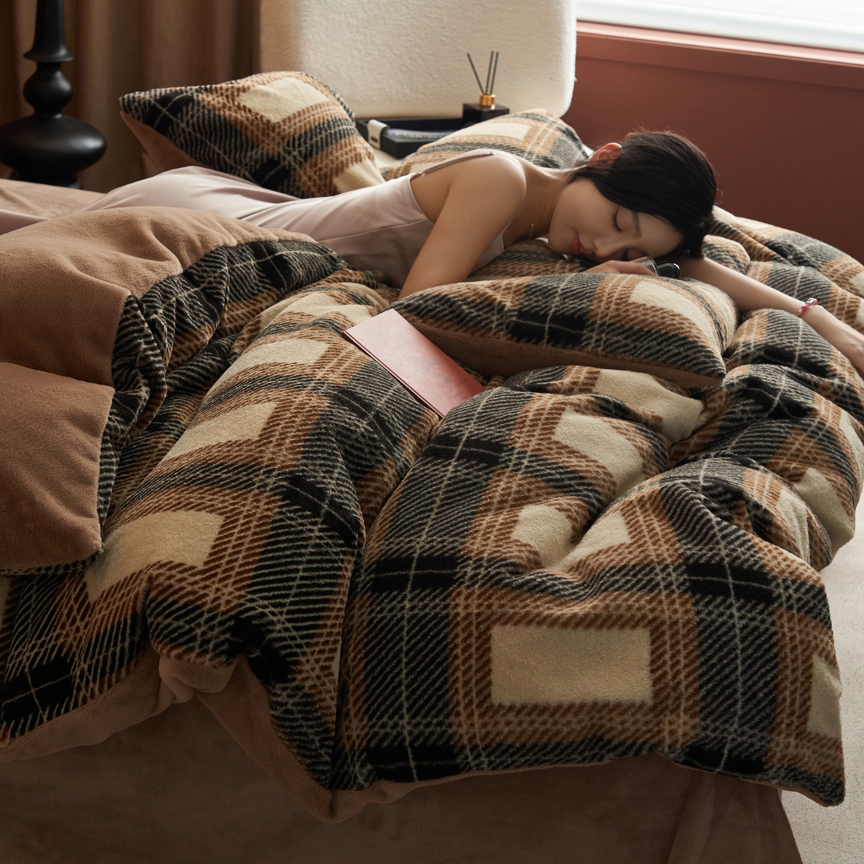 91家纺网 家纺一手货源 找家纺 晨曦家纺 2025新款加厚加绒羊驼绒四件套牛奶绒四件套 可可西里