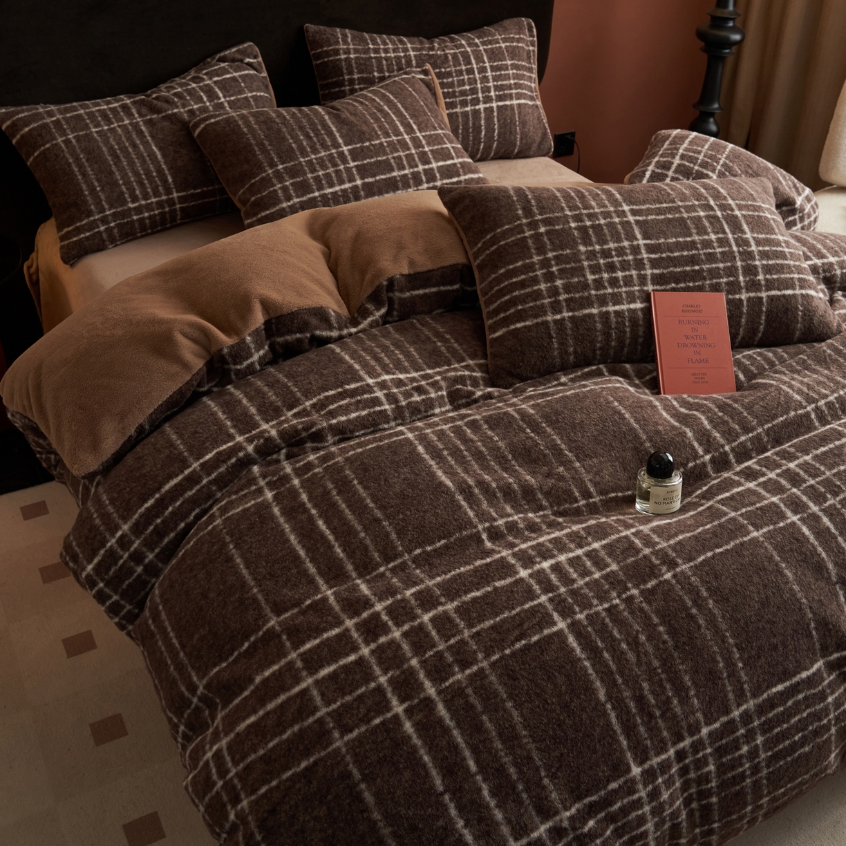 91家纺网 家纺一手货源 找家纺 晨曦家纺 2025新款加厚加绒羊驼绒四件套牛奶绒四件套 年华-咖