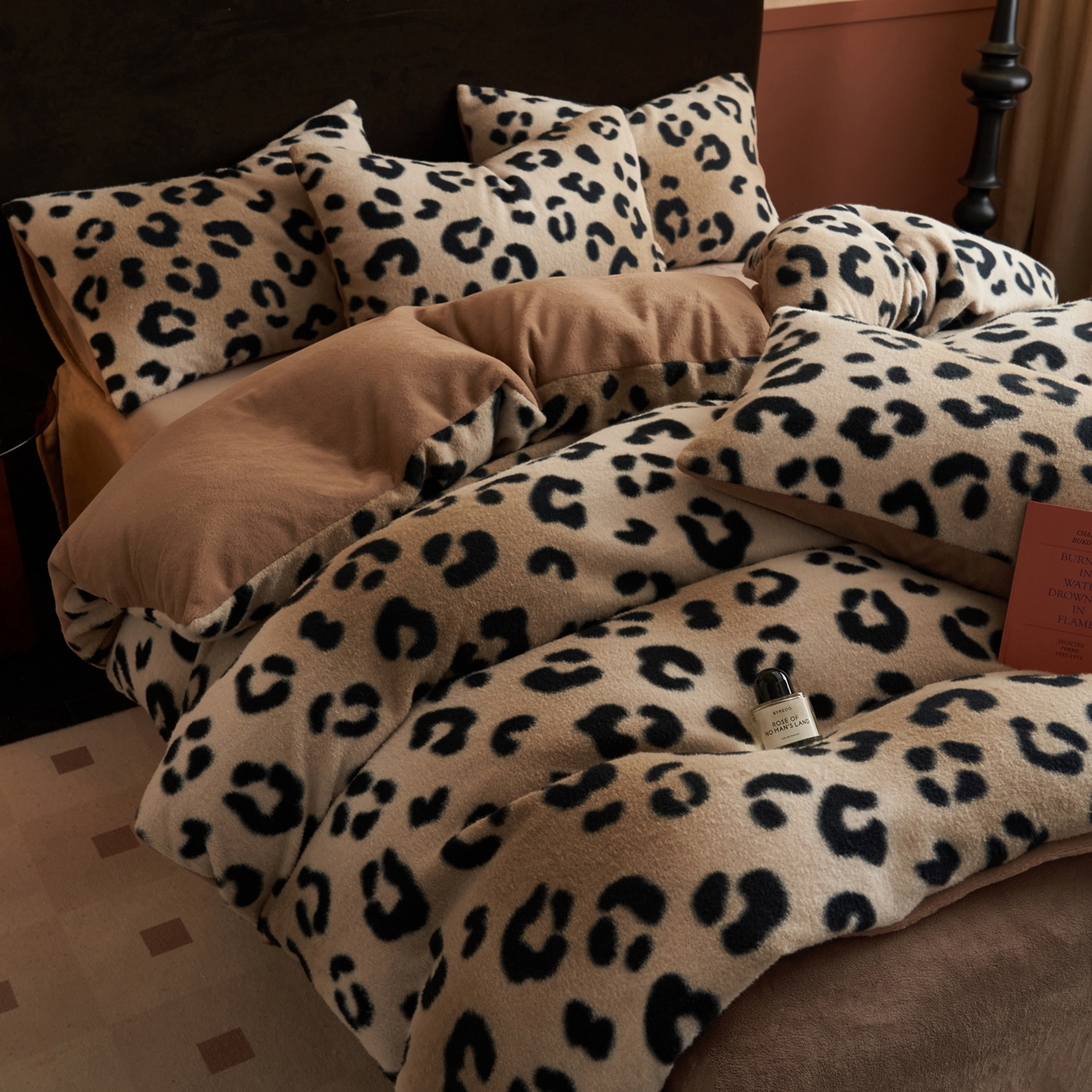 91家纺网 家纺一手货源 找家纺 晨曦家纺 2025新款加厚加绒羊驼绒四件套牛奶绒四件套 豹纹咖