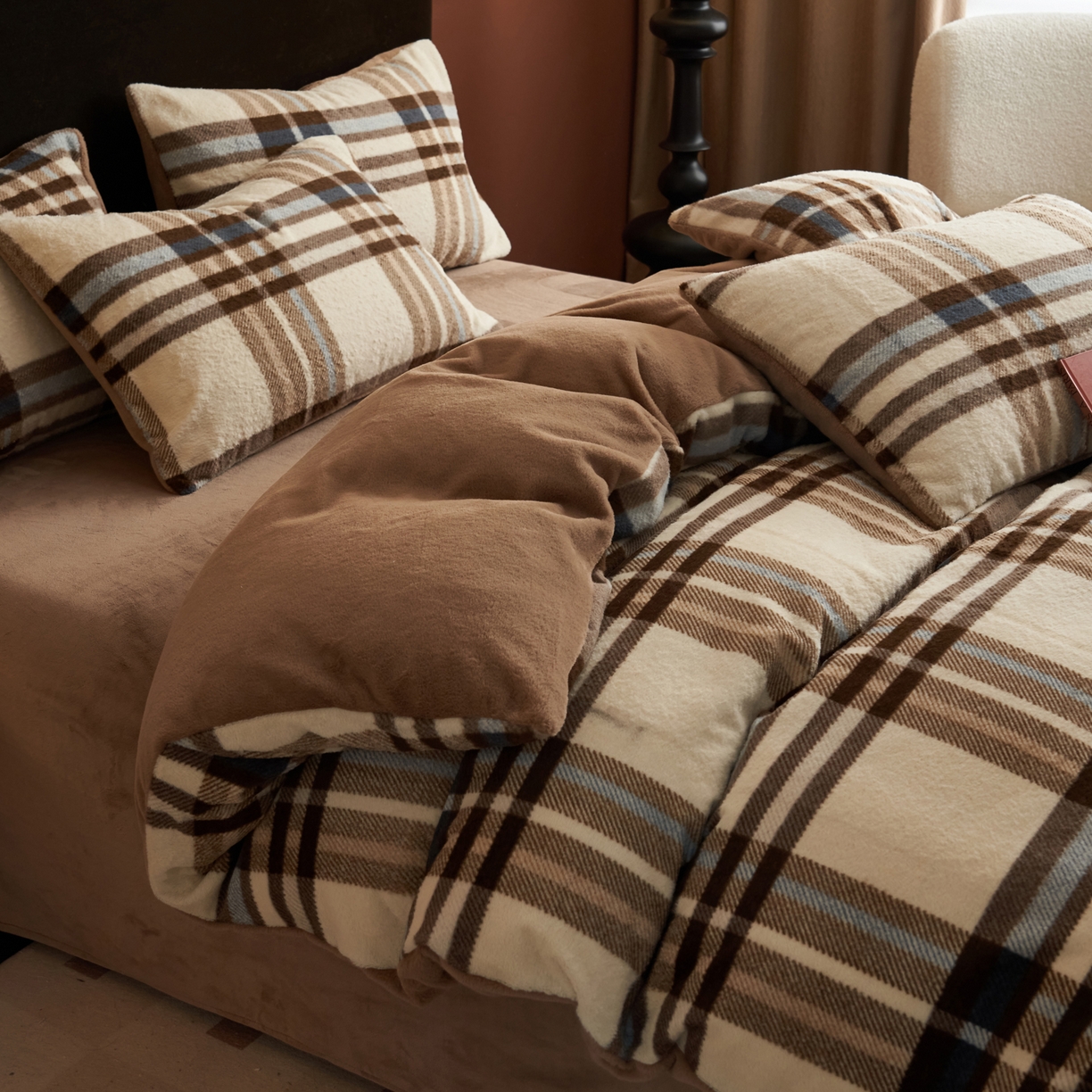 91家纺网 家纺一手货源 找家纺 晨曦家纺 2025新款加厚加绒羊驼绒四件套牛奶绒四件套 素影格