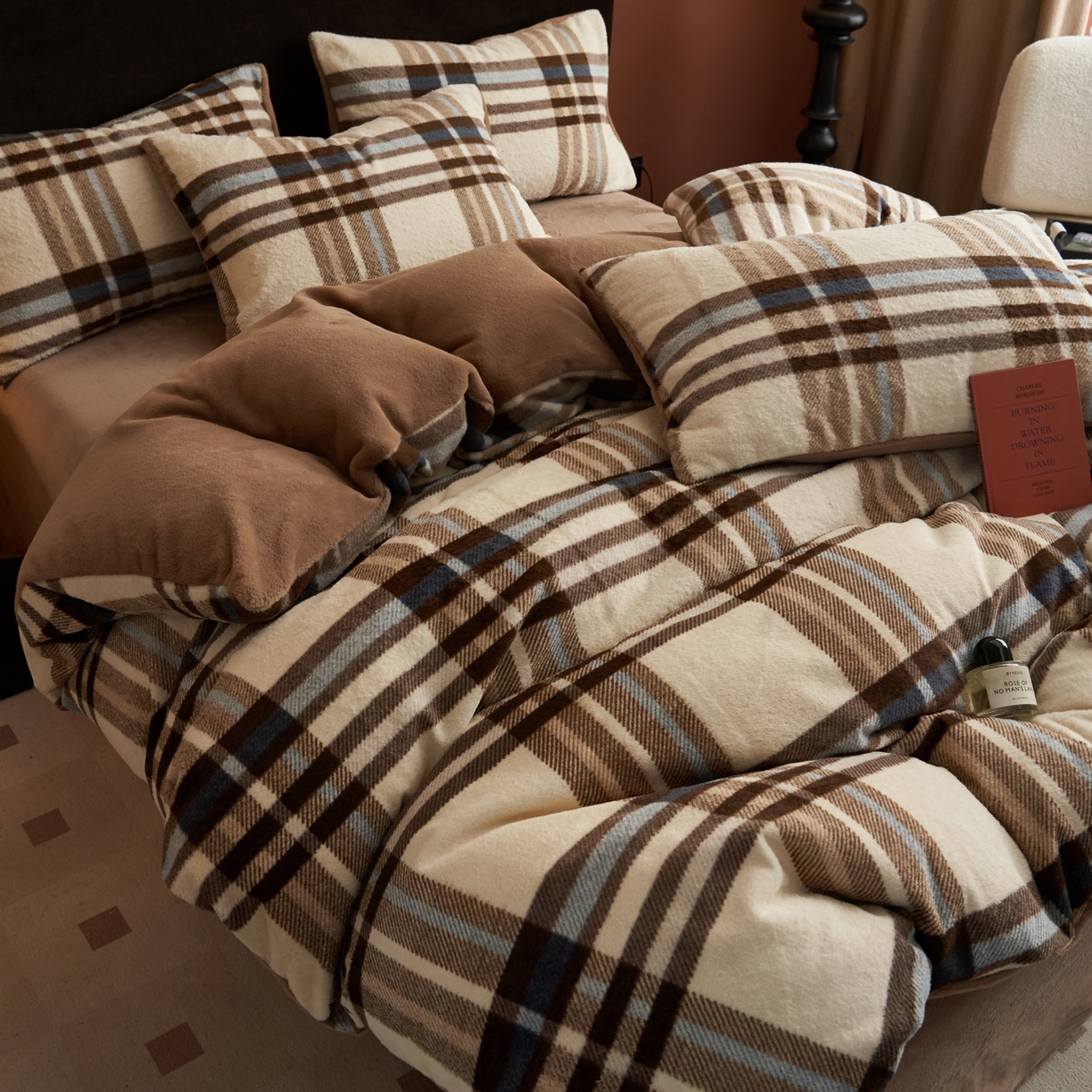 91家纺网 家纺一手货源 找家纺 晨曦家纺 2025新款加厚加绒羊驼绒四件套牛奶绒四件套 素影格