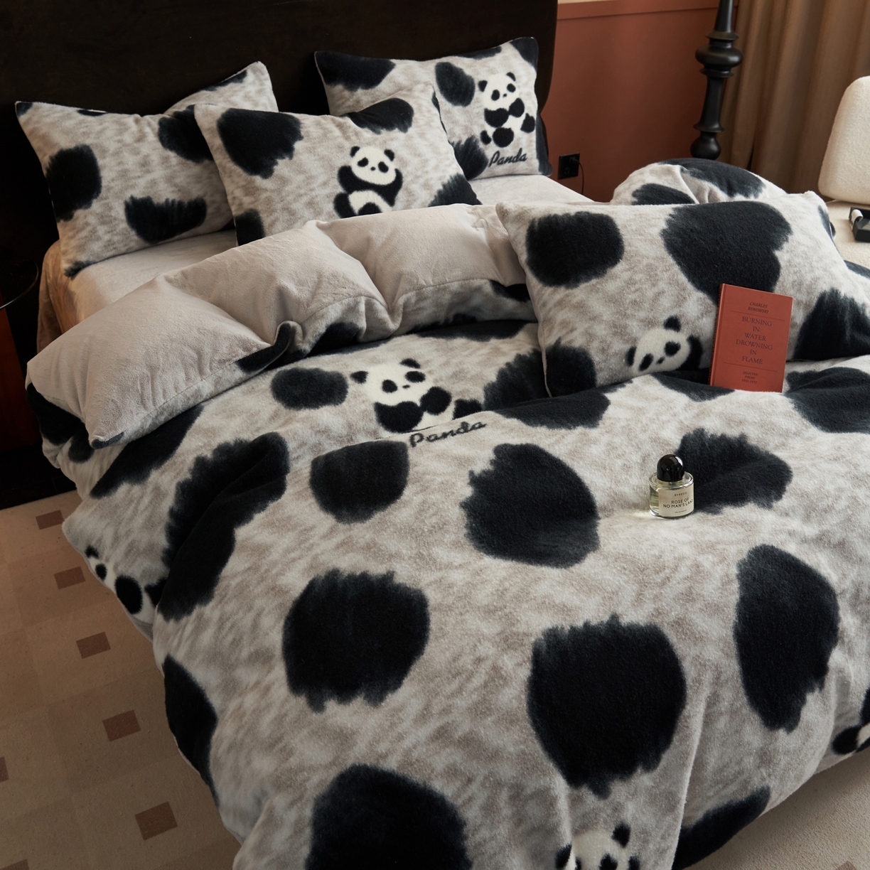 91家纺网 家纺一手货源 找家纺 晨曦家纺 2025新款加厚加绒羊驼绒四件套牛奶绒四件套 熊猫潘达