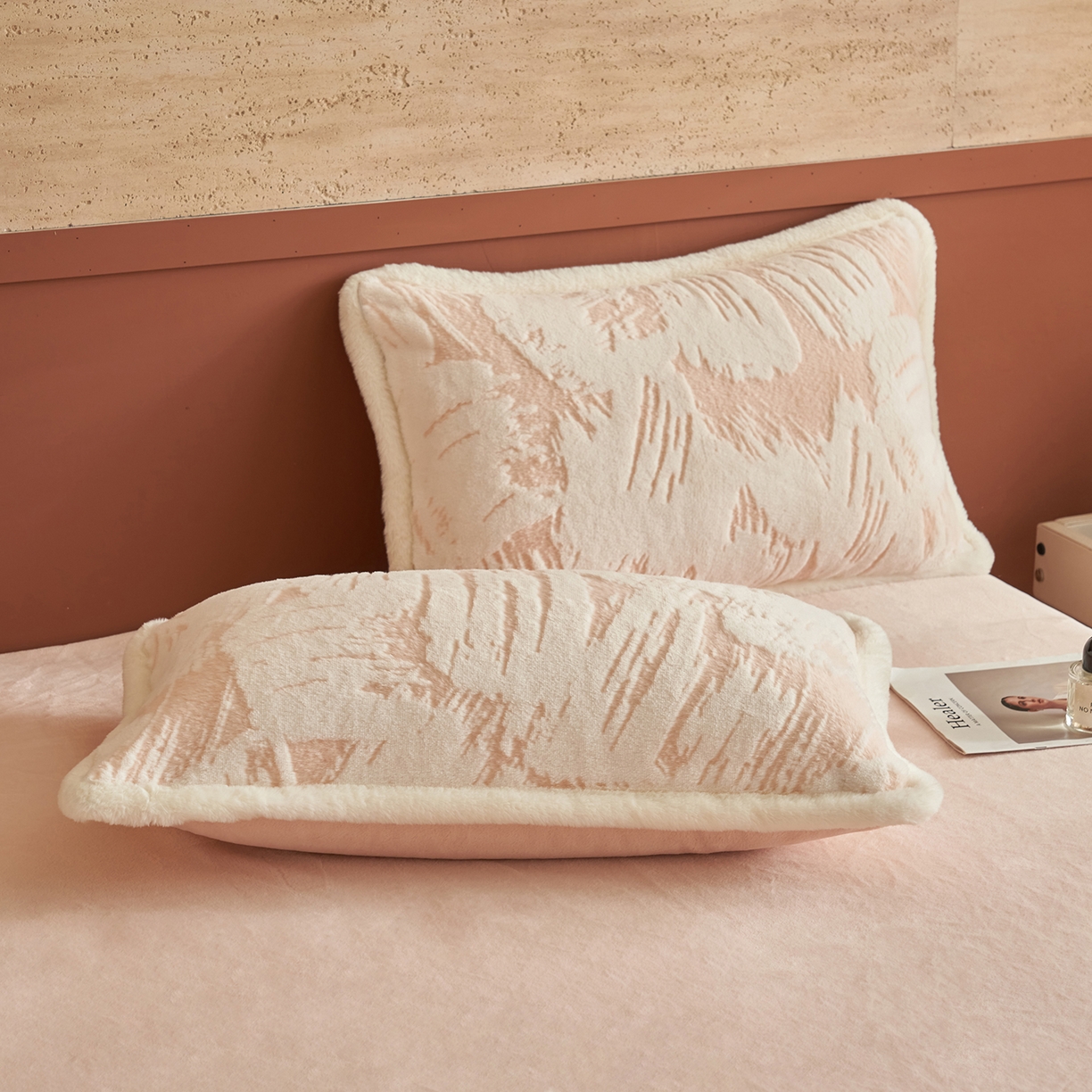 91家纺网 家纺一手货源 找家纺 （总）晨曦家纺 2025新款高克重兔毛绒浪花四件套牛奶绒四件套兔毛边床品