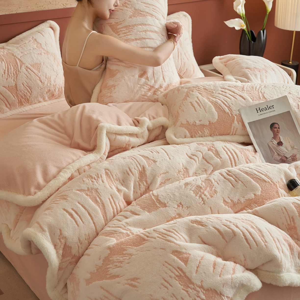 91家纺网 家纺一手货源 找家纺 （总）晨曦家纺 2025新款高克重兔毛绒浪花四件套牛奶绒四件套兔毛边床品