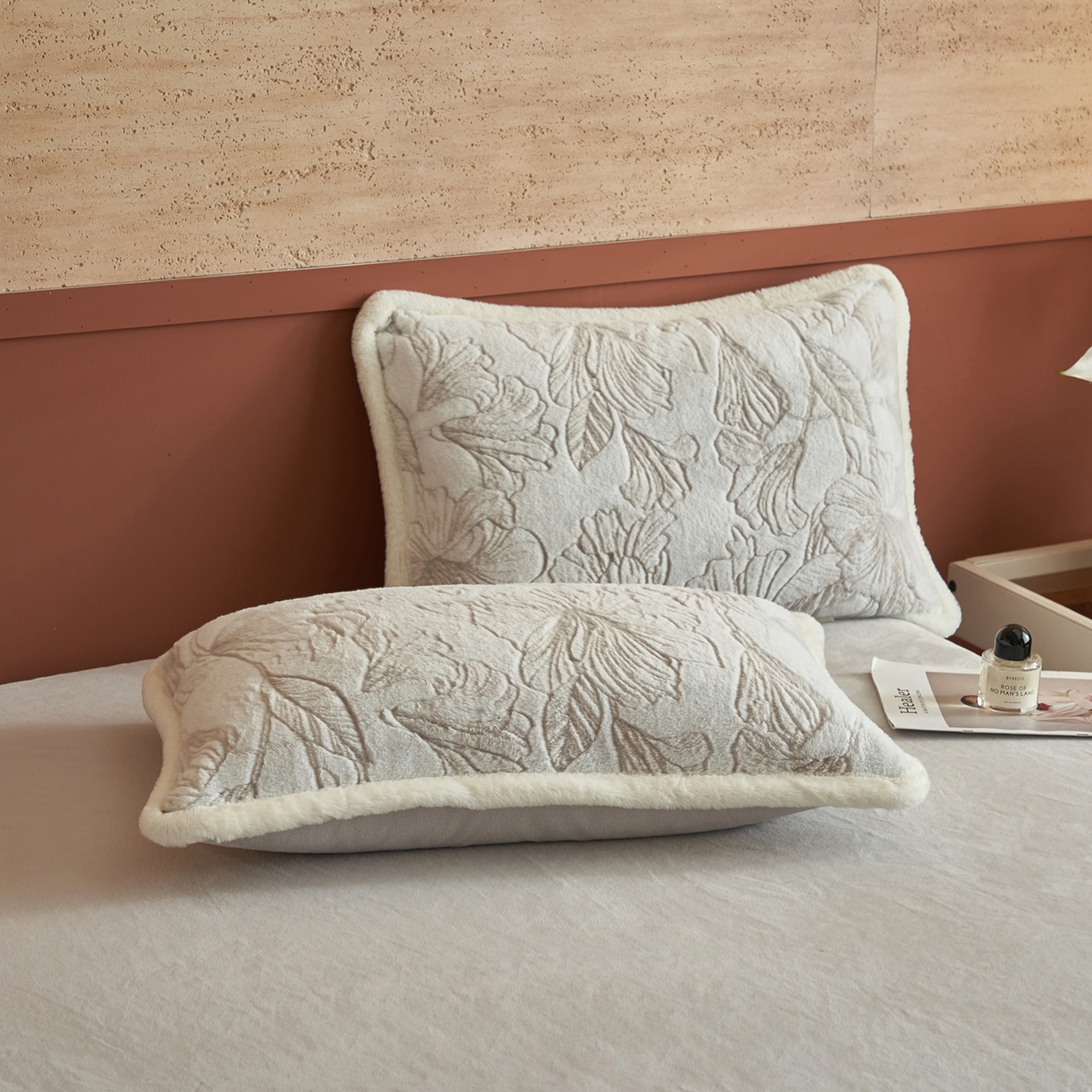 91家纺网 家纺一手货源 找家纺 晨曦家纺 2025新款高克重兔毛绒浪花四件套牛奶绒四件套兔毛边床品 毕加索