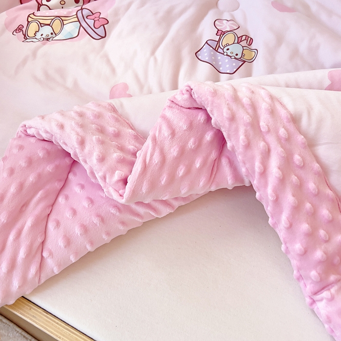 91家纺网 家纺一手货源 找家纺 鱼宝 2025新款三丽鸥针织棉豆豆被 爱心美乐蒂