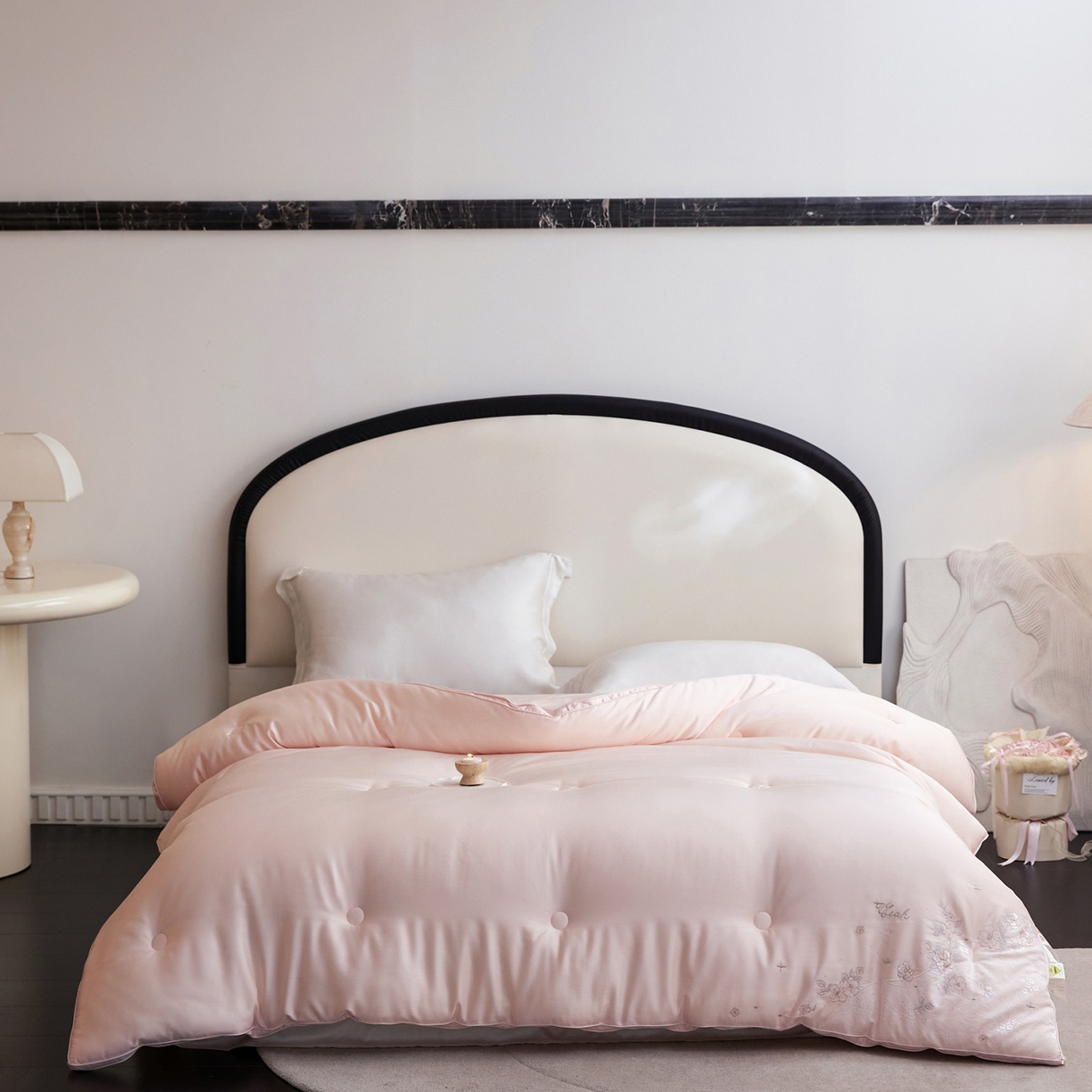 91家纺网 家纺一手货源 找家纺 （总）玖玖爱家纺 2025新款蚕皙暖意绣花被被子被芯