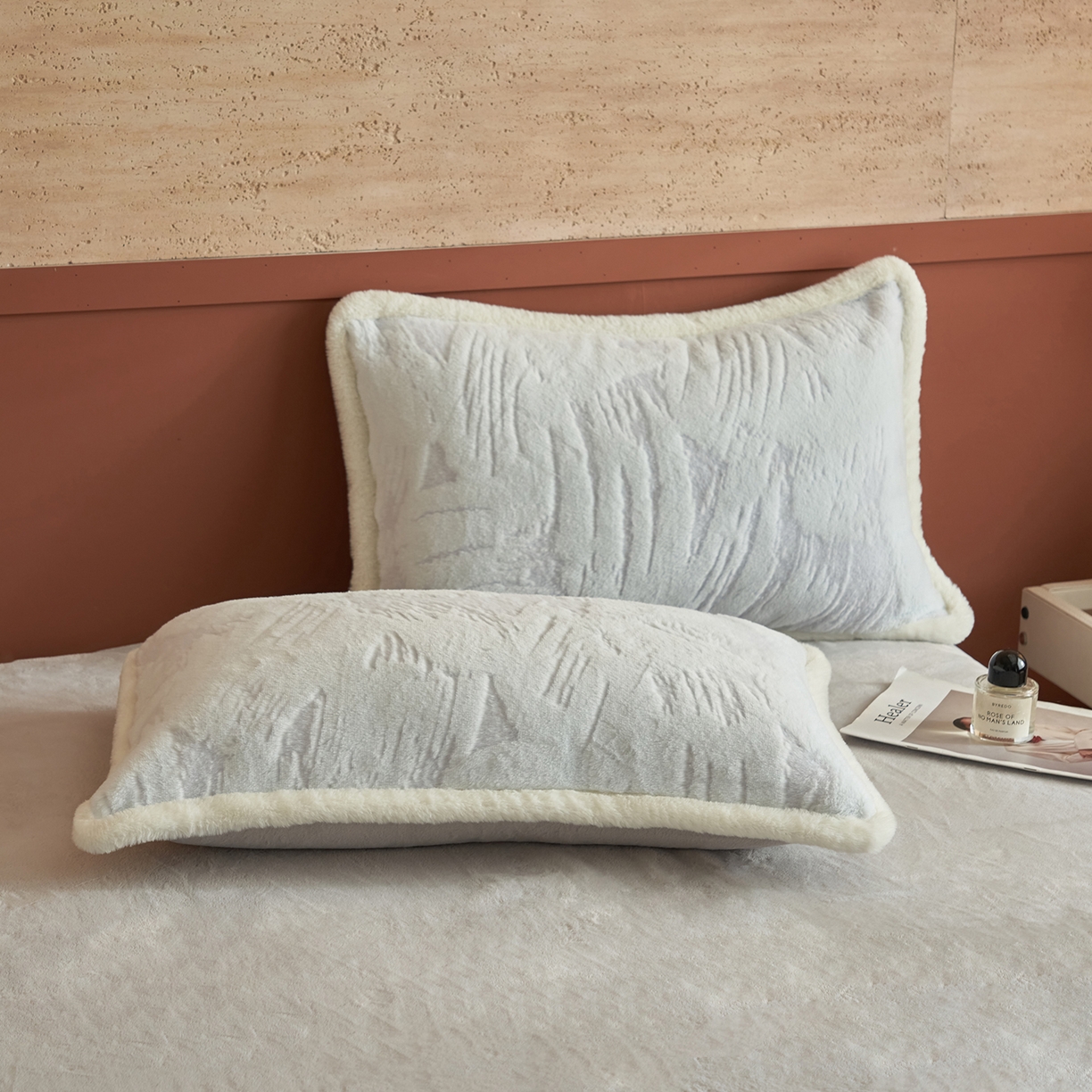 91家纺网 家纺一手货源 找家纺 晨曦家纺 2025新款高克重兔毛绒浪花四件套牛奶绒四件套兔毛边床品 莫奈花廊