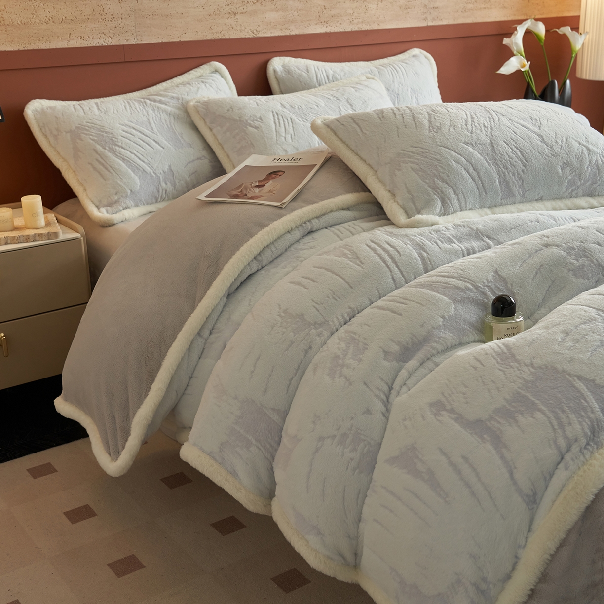 91家纺网 家纺一手货源 找家纺 晨曦家纺 2025新款高克重兔毛绒浪花四件套牛奶绒四件套兔毛边床品 莫奈花廊