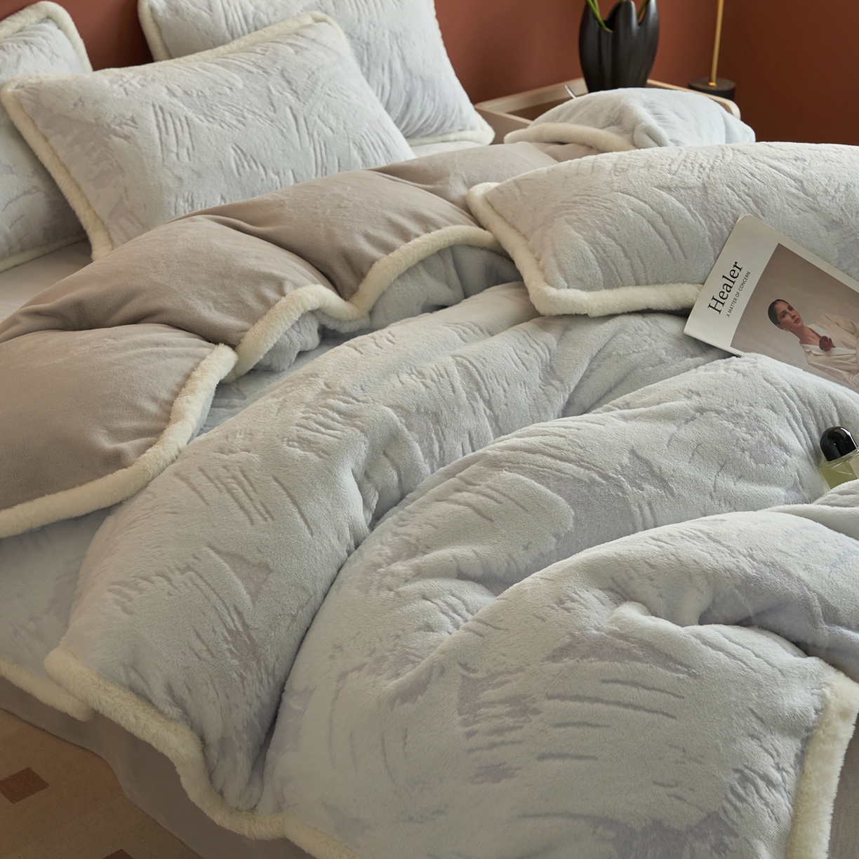 91家纺网 家纺一手货源 找家纺 晨曦家纺 2025新款高克重兔毛绒浪花四件套牛奶绒四件套兔毛边床品 莫奈花廊