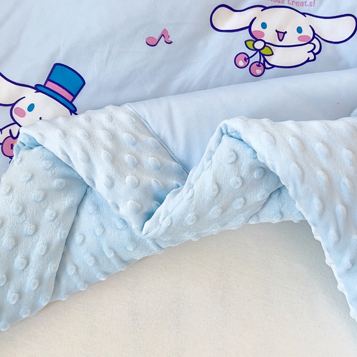 91家纺网 家纺一手货源 找家纺 鱼宝 2025新款三丽鸥针织棉豆豆被 水果玉桂狗