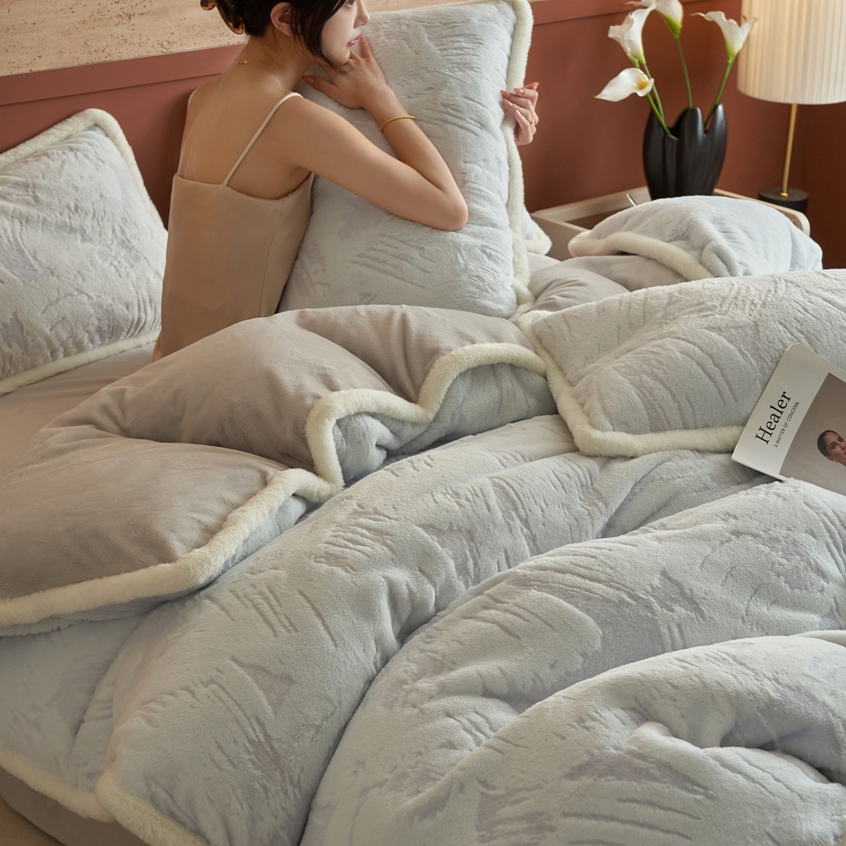 91家纺网 家纺一手货源 找家纺 晨曦家纺 2025新款高克重兔毛绒浪花四件套牛奶绒四件套兔毛边床品 莫奈花廊