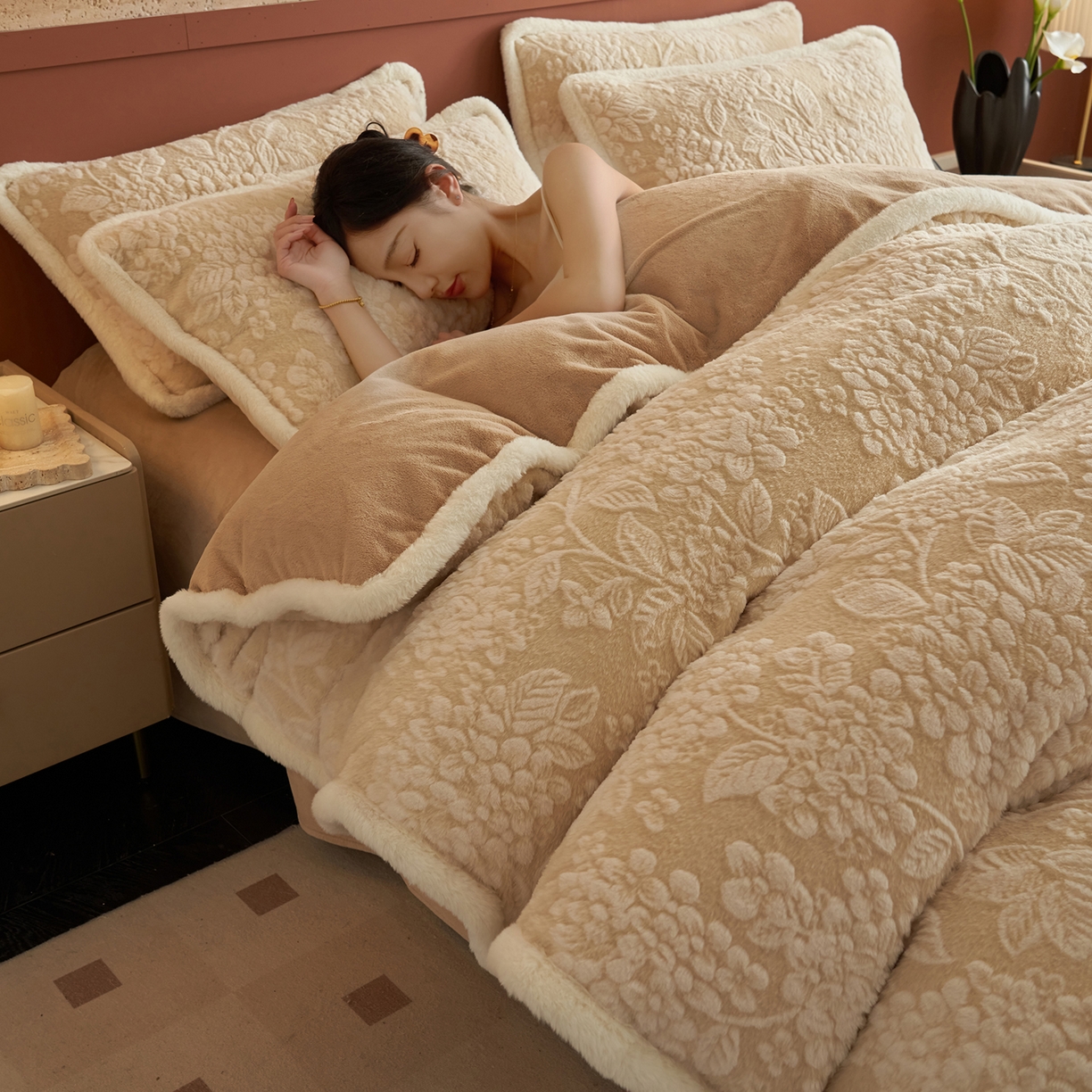 91家纺网 家纺一手货源 找家纺 晨曦家纺 2025新款高克重兔毛绒浪花四件套牛奶绒四件套兔毛边床品 兰铃花语