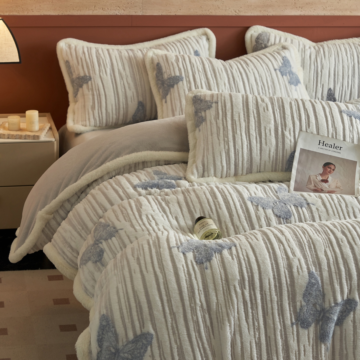 91家纺网 家纺一手货源 找家纺 晨曦家纺 2025新款高克重兔毛绒浪花四件套牛奶绒四件套兔毛边床品 舞后