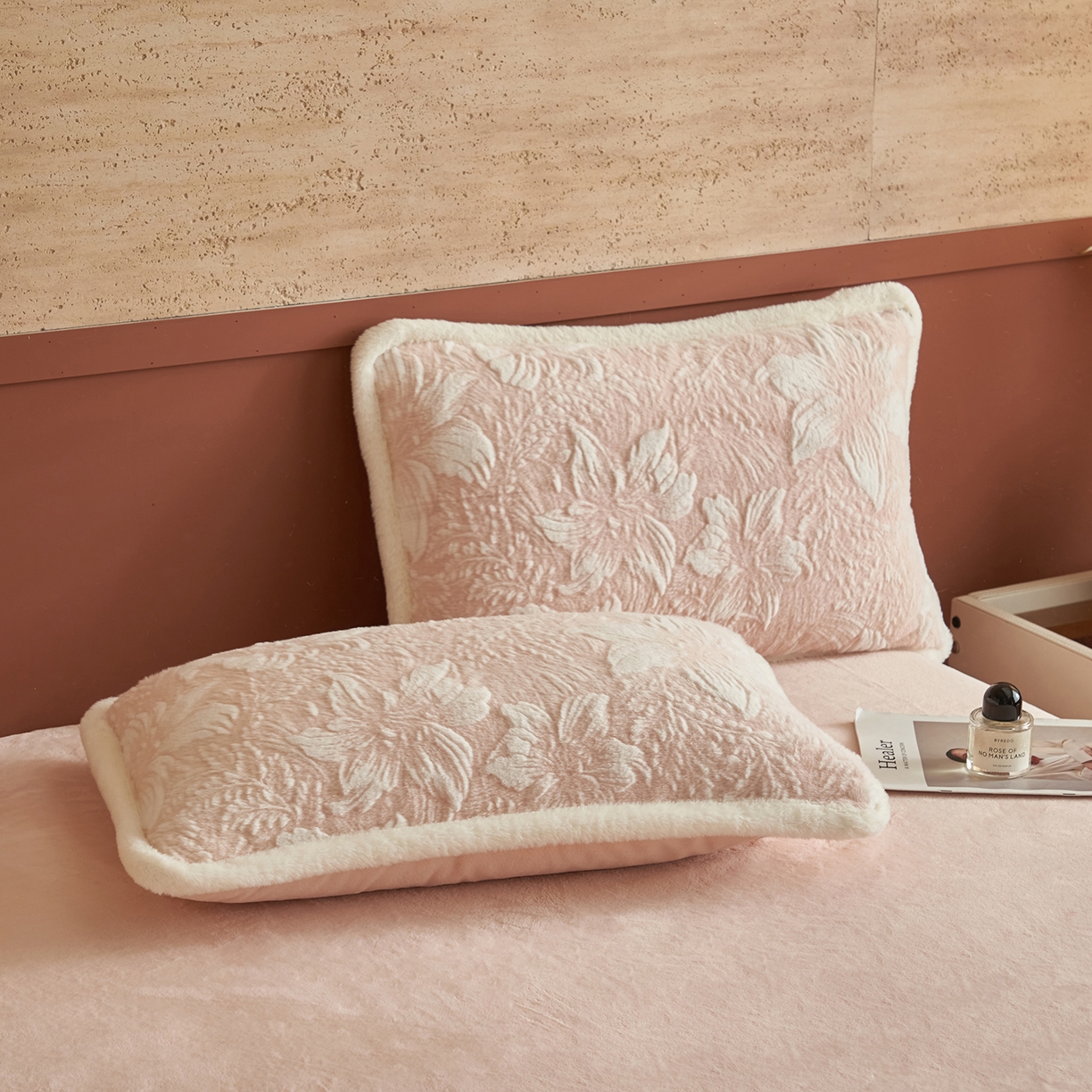 91家纺网 家纺一手货源 找家纺 晨曦家纺 2025新款高克重兔毛绒浪花四件套牛奶绒四件套兔毛边床品 初恋