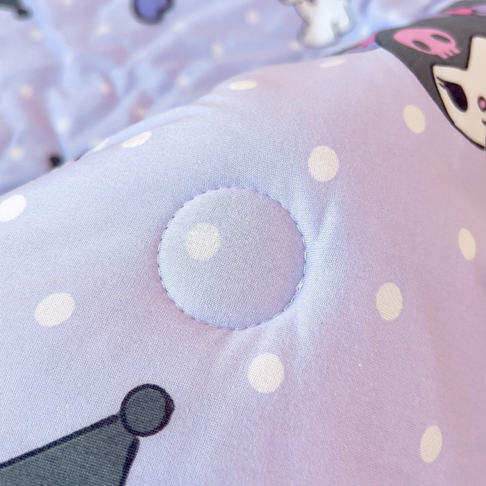 91家纺网 家纺一手货源 找家纺 鱼宝 2025新款三丽鸥针织棉豆豆被 汽车库洛米