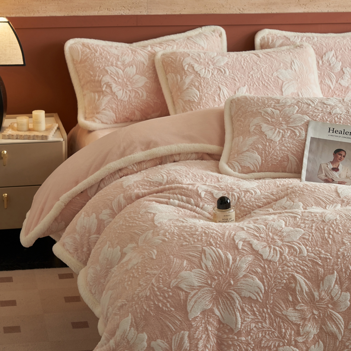 91家纺网 家纺一手货源 找家纺 晨曦家纺 2025新款高克重兔毛绒浪花四件套牛奶绒四件套兔毛边床品 初恋