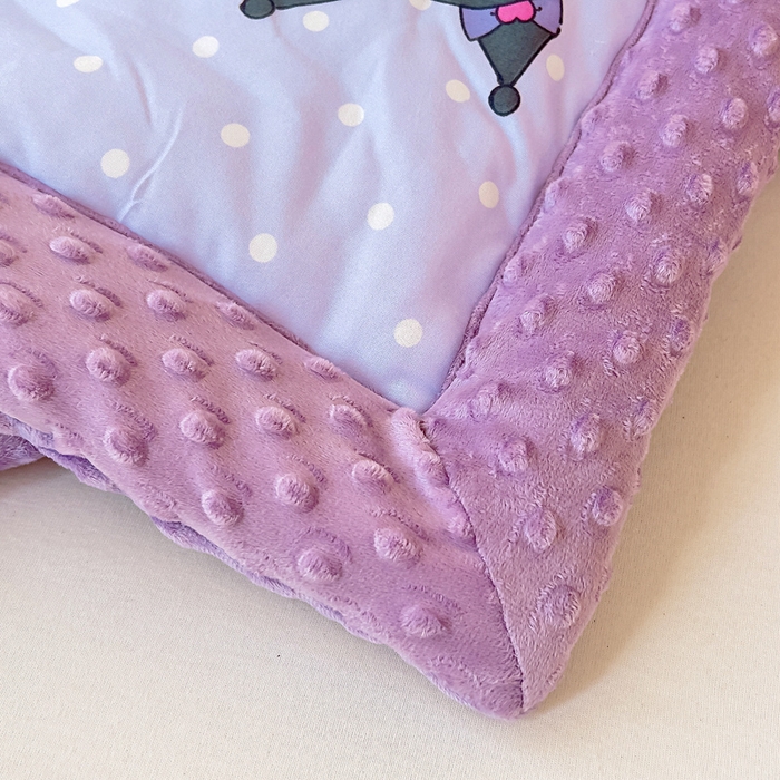 91家纺网 家纺一手货源 找家纺 鱼宝 2025新款三丽鸥针织棉豆豆被 汽车库洛米