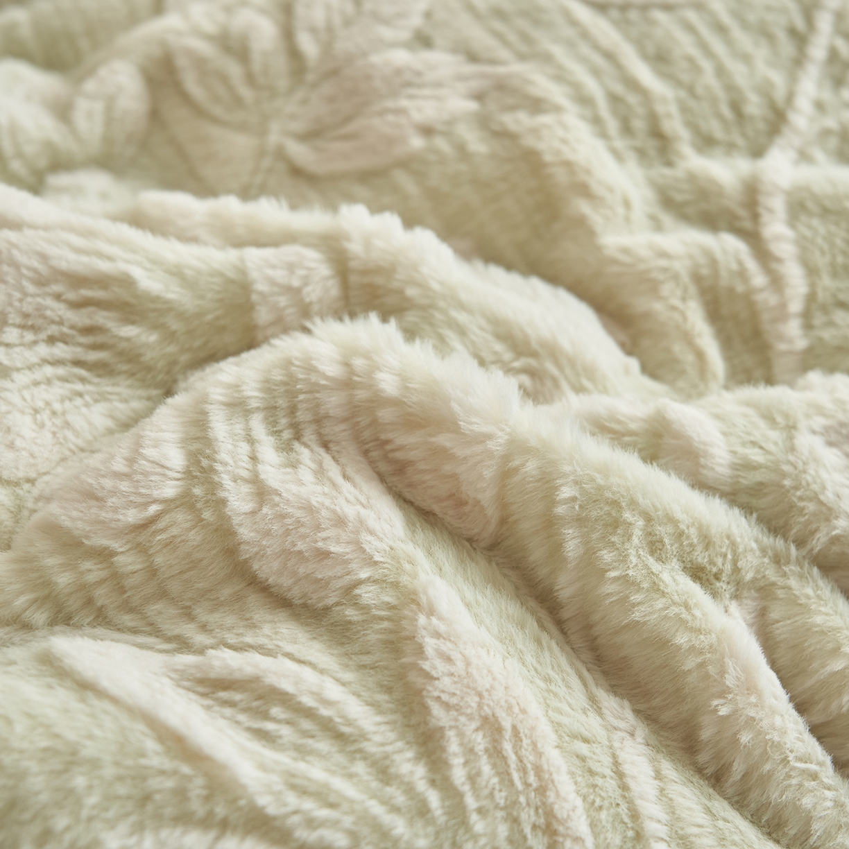 91家纺网 家纺一手货源 找家纺 晨曦家纺 2025新款高克重兔毛绒浪花四件套牛奶绒四件套兔毛边床品 泽米拉