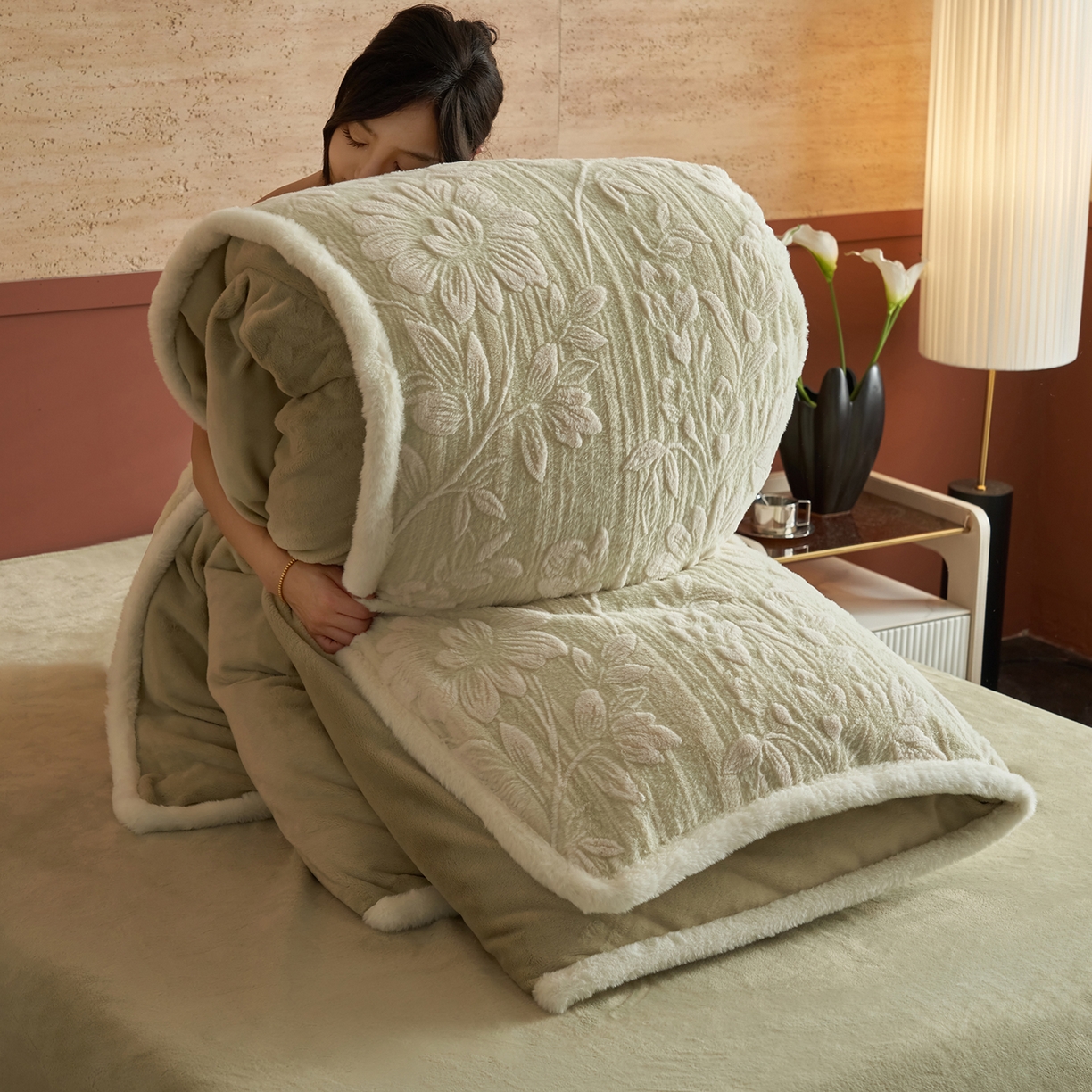 91家纺网 家纺一手货源 找家纺 晨曦家纺 2025新款高克重兔毛绒浪花四件套牛奶绒四件套兔毛边床品 泽米拉