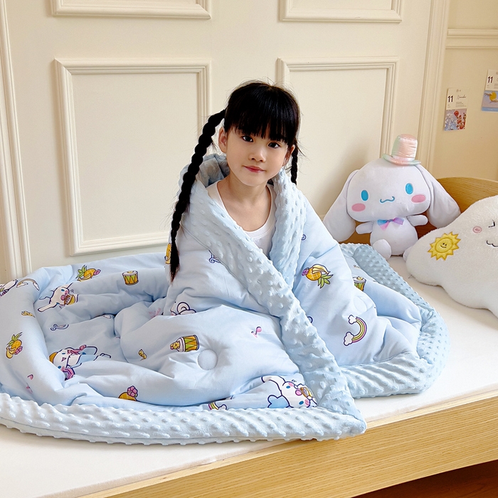 91家纺网 家纺一手货源 找家纺 鱼宝 2025新款三丽鸥针织棉豆豆被 水果玉桂狗