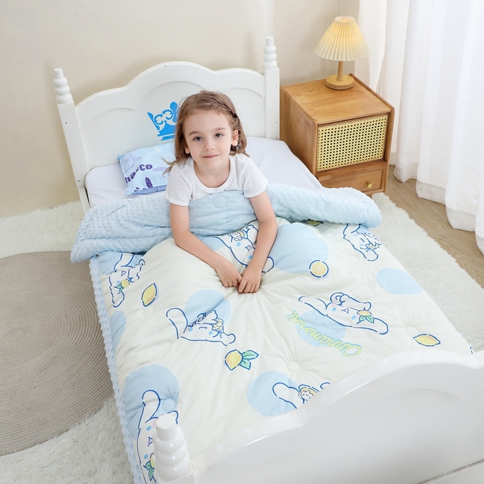 91家纺网 家纺一手货源 找家纺 鱼宝 2025新款三丽鸥针织棉豆豆被 开心玉桂狗