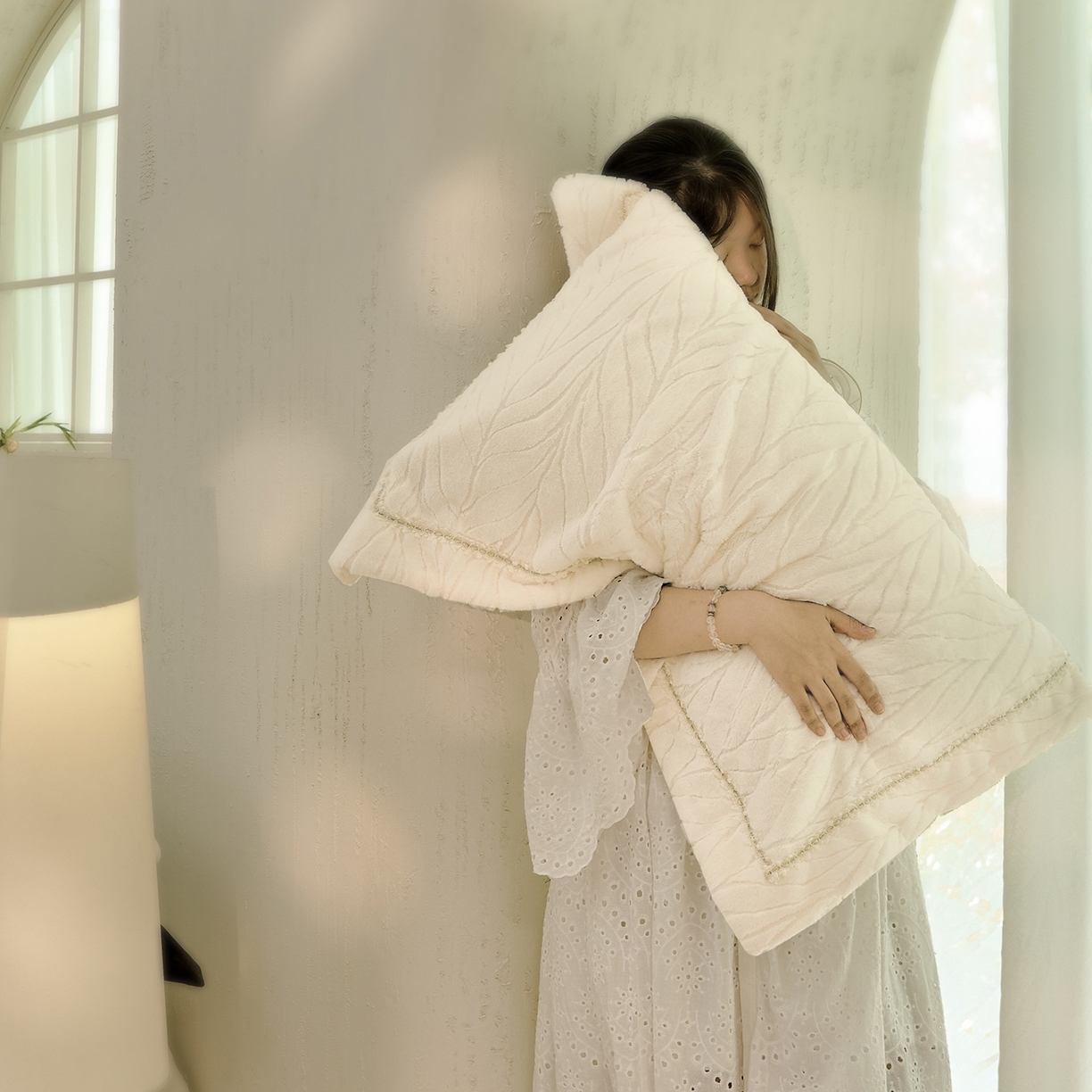 91家纺网 家纺一手货源 找家纺 玖玖爱家纺 2025秋冬限定高克重奢绒四件套-奢雅冬日 奢雅冬日-奶白色