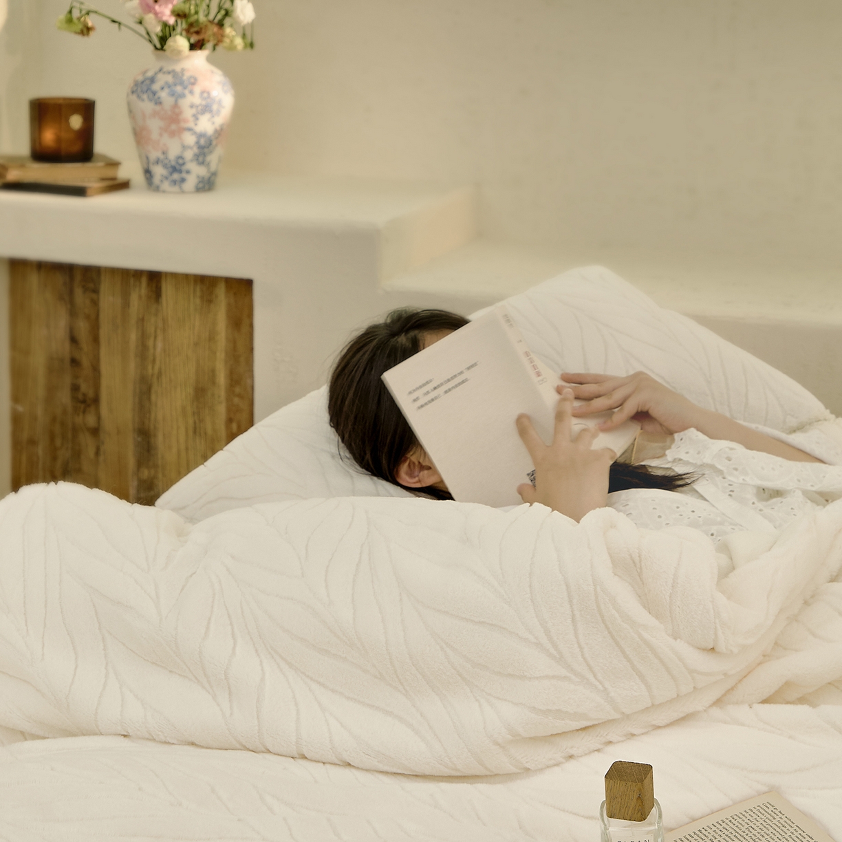 91家纺网 家纺一手货源 找家纺 玖玖爱家纺 2025秋冬限定高克重奢绒四件套-奢雅冬日 奢雅冬日-奶白色