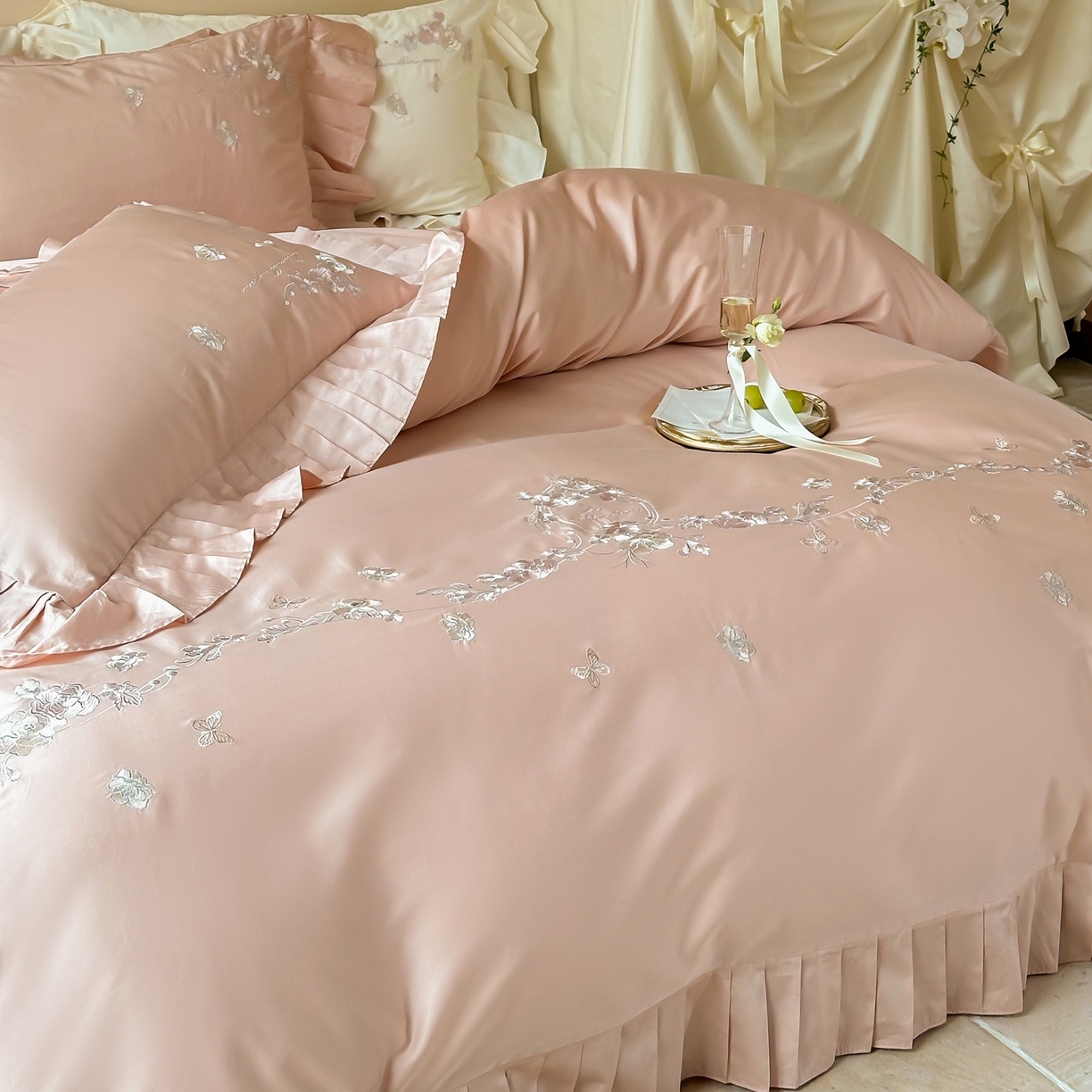 91家纺网 家纺一手货源 找家纺 （总）窝米 2025新款长绒棉纯棉荷叶边100支刺绣工艺款四件套-玫瑰园