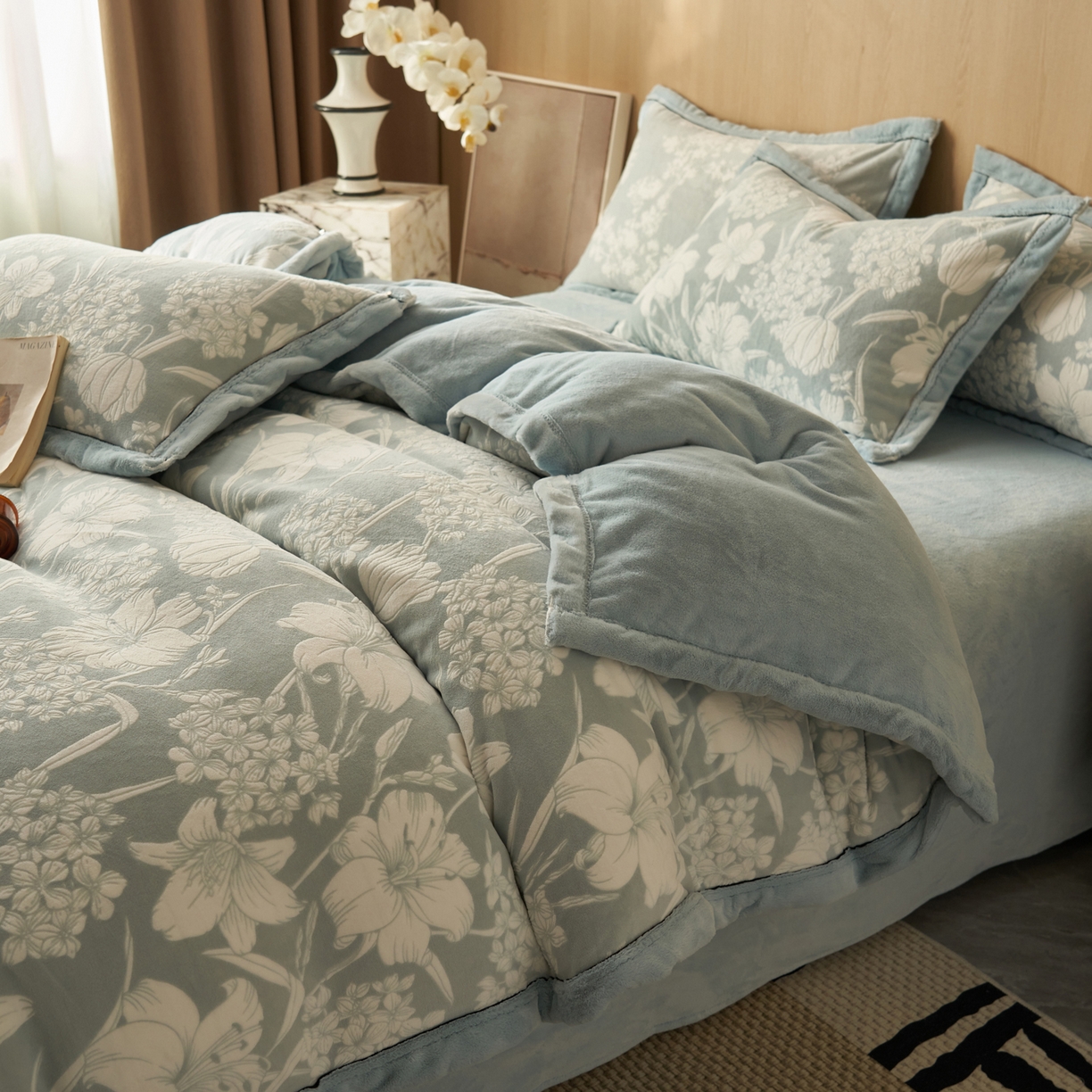 91家纺网 家纺一手货源 找家纺 晨曦家纺 2025新款牛奶绒浪花四件套雕花绒床上四件套 蓝花序