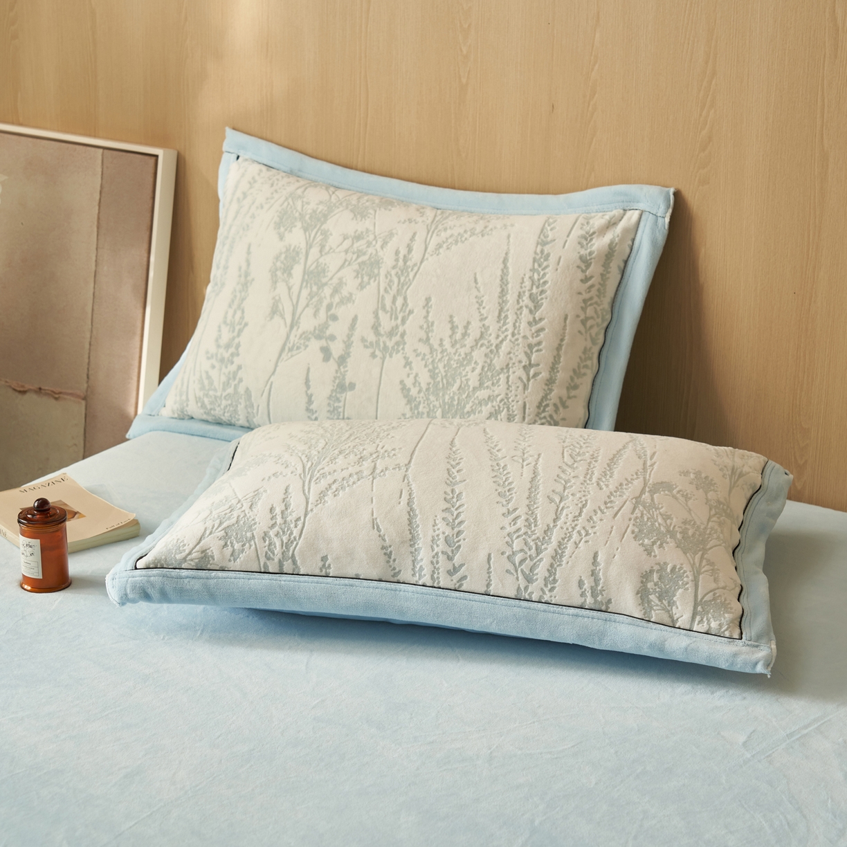 91家纺网 家纺一手货源 找家纺 晨曦家纺 2025新款牛奶绒浪花四件套雕花绒床上四件套 雅青