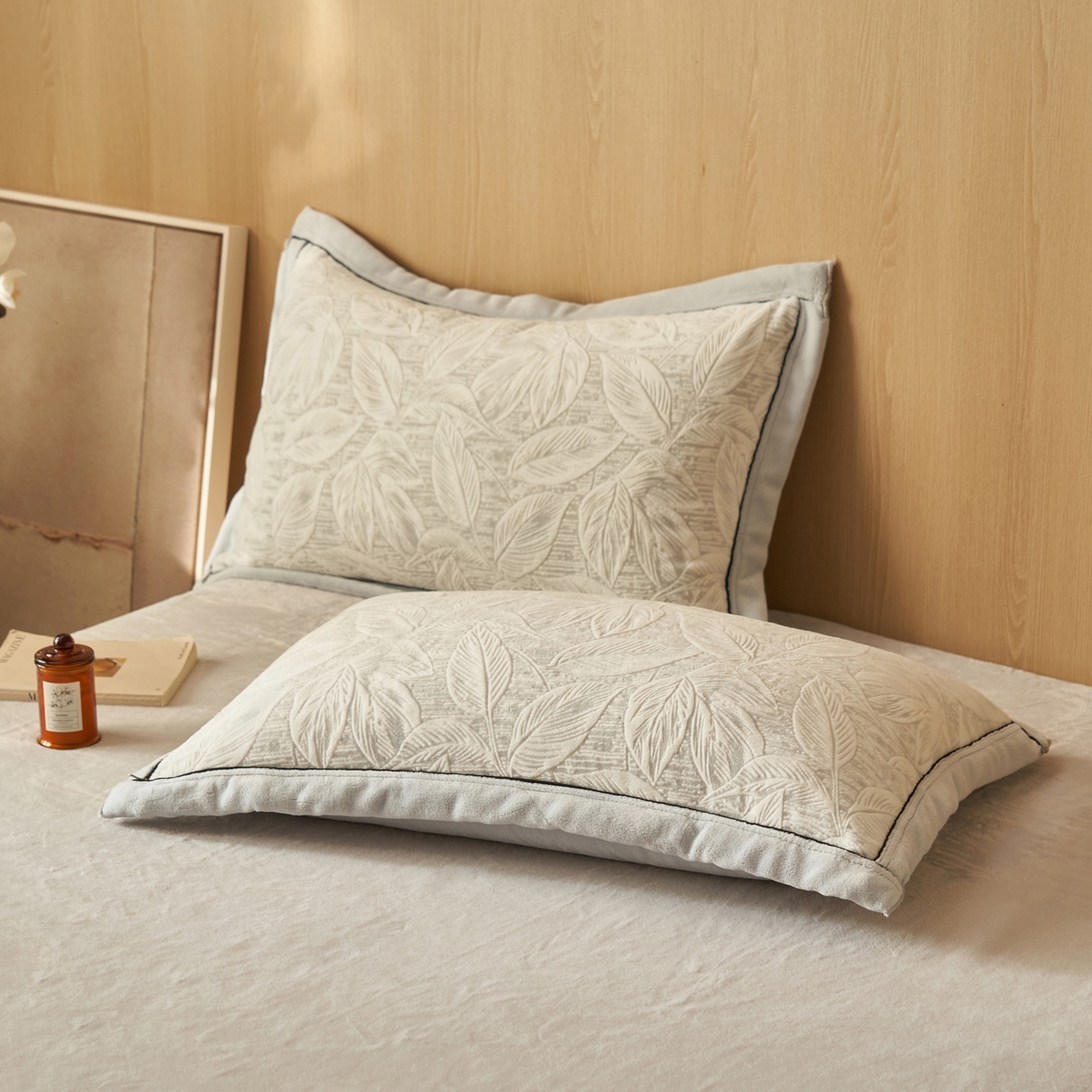 91家纺网 家纺一手货源 找家纺 晨曦家纺 2025新款牛奶绒浪花四件套雕花绒床上四件套 叶语