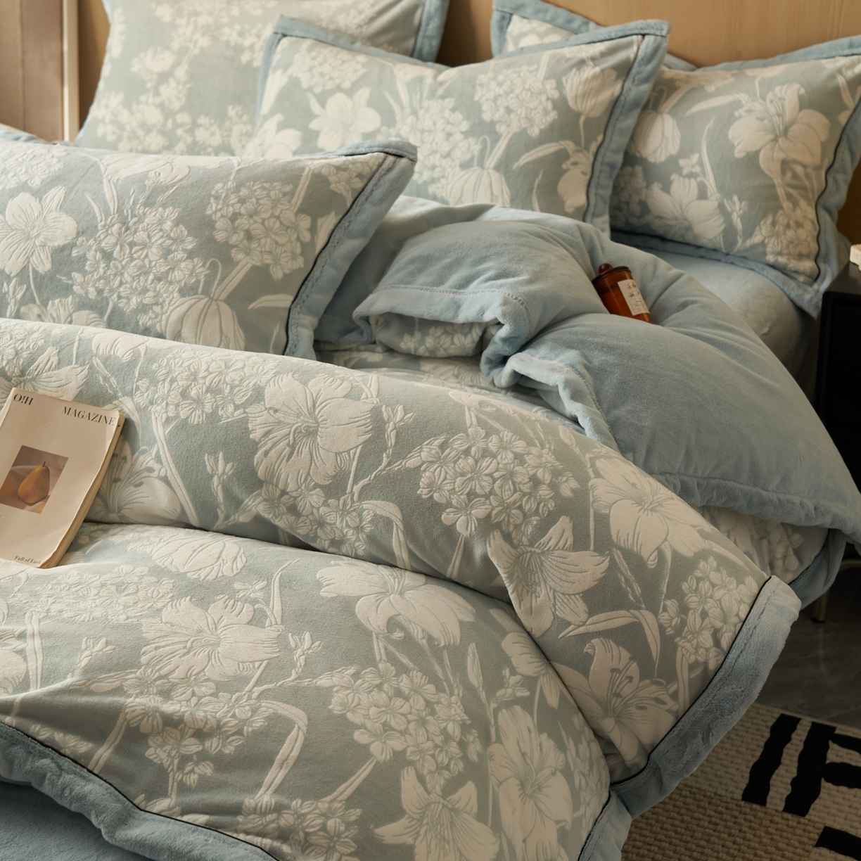 91家纺网 家纺一手货源 找家纺 晨曦家纺 2025新款牛奶绒浪花四件套雕花绒床上四件套 蓝花序