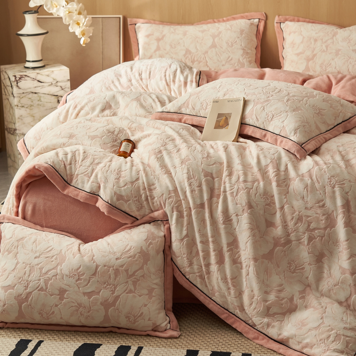 91家纺网 家纺一手货源 找家纺 晨曦家纺 2025新款牛奶绒浪花四件套雕花绒床上四件套 粉黛花语