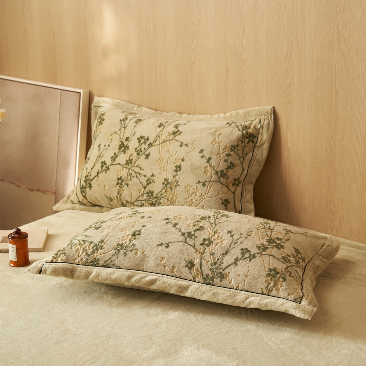 91家纺网 家纺一手货源 找家纺 晨曦家纺 2025新款牛奶绒浪花四件套雕花绒床上四件套 枝影