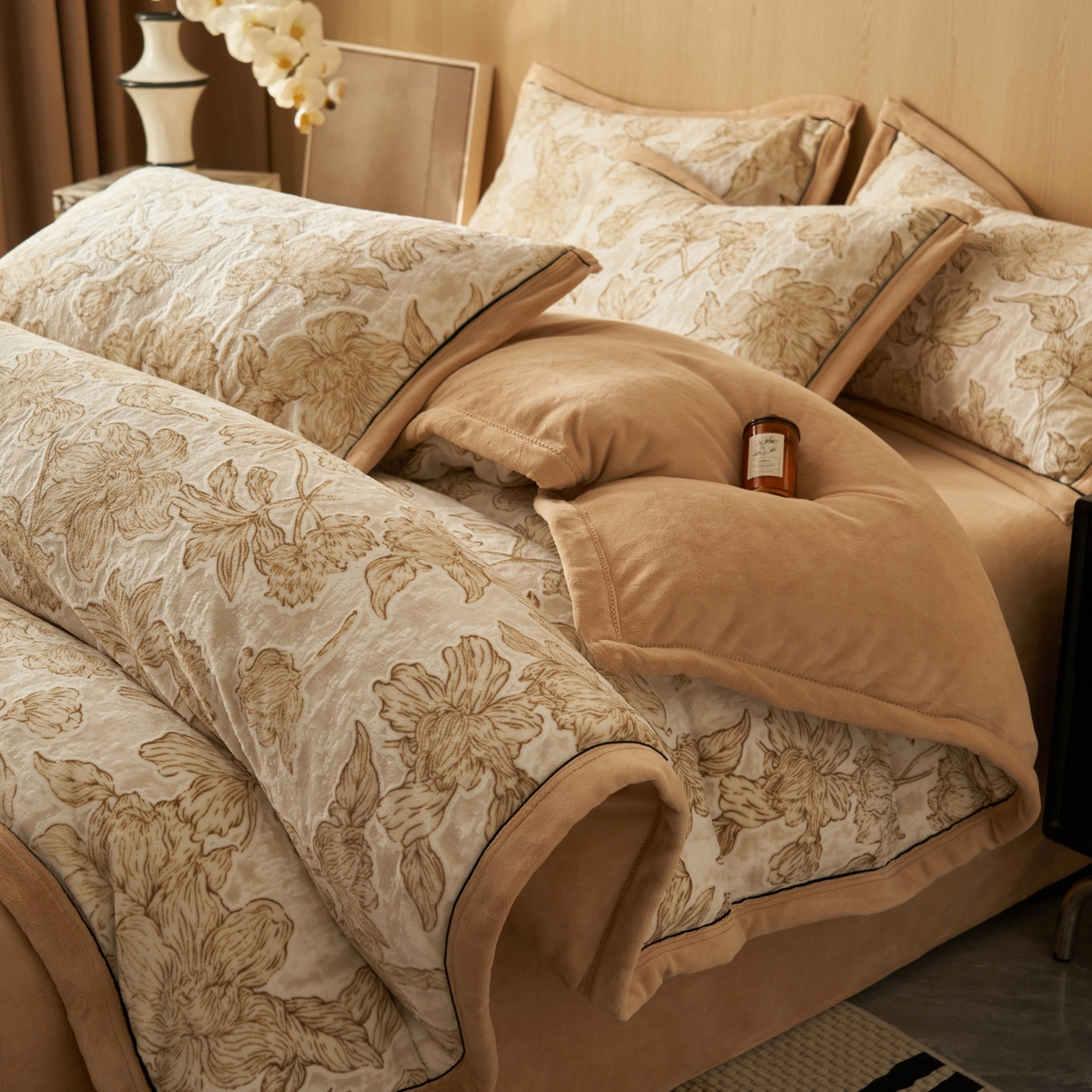 91家纺网 家纺一手货源 找家纺 晨曦家纺 2025新款牛奶绒浪花四件套雕花绒床上四件套 叶影