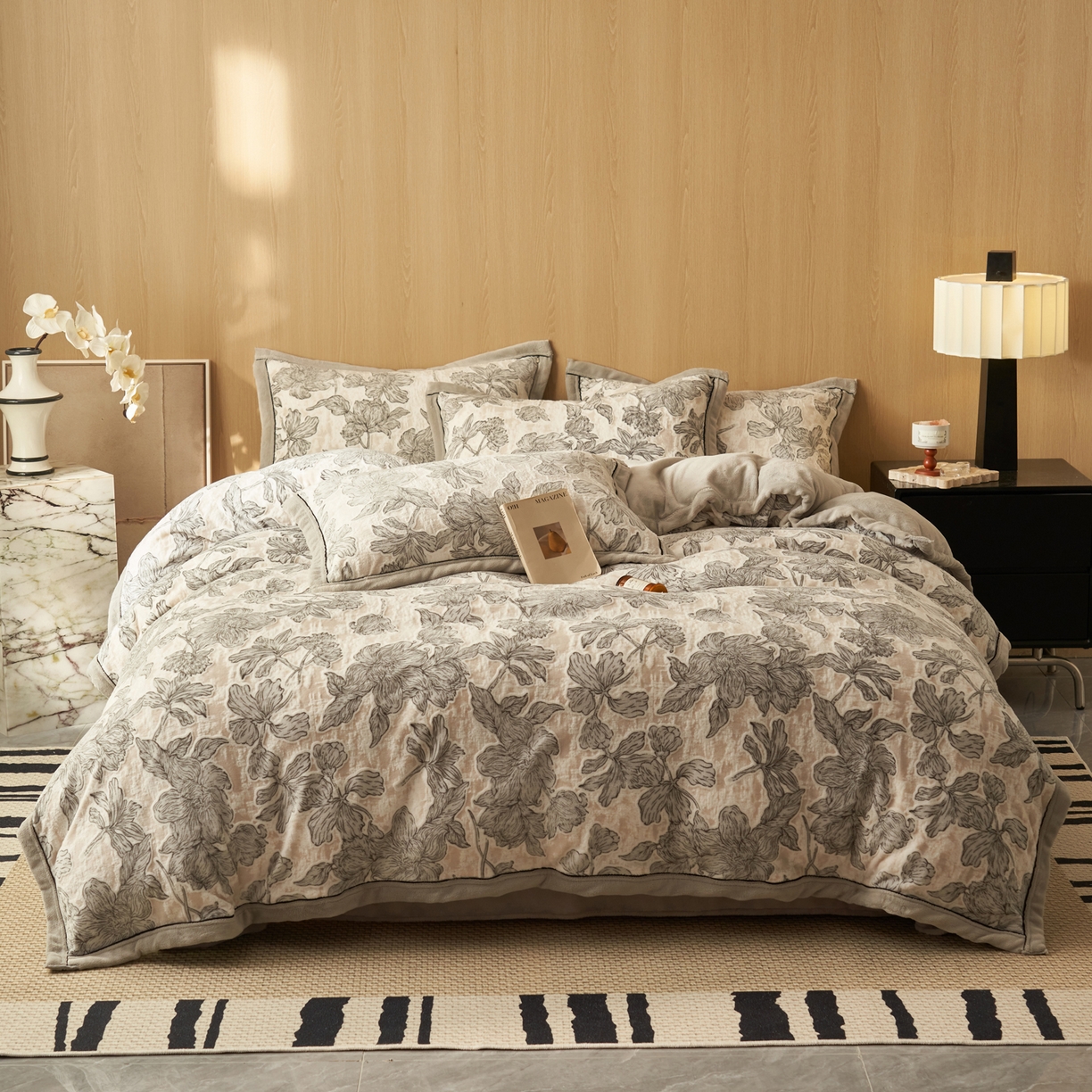 91家纺网 家纺一手货源 找家纺 晨曦家纺 2025新款牛奶绒浪花四件套雕花绒床上四件套 素米灰花