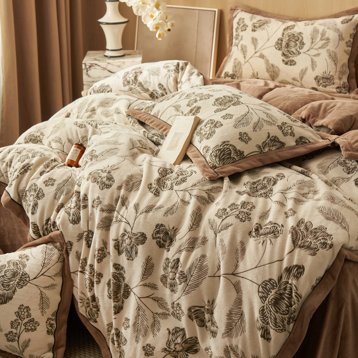 91家纺网 家纺一手货源 找家纺 晨曦家纺 2025新款牛奶绒浪花四件套雕花绒床上四件套 素馨