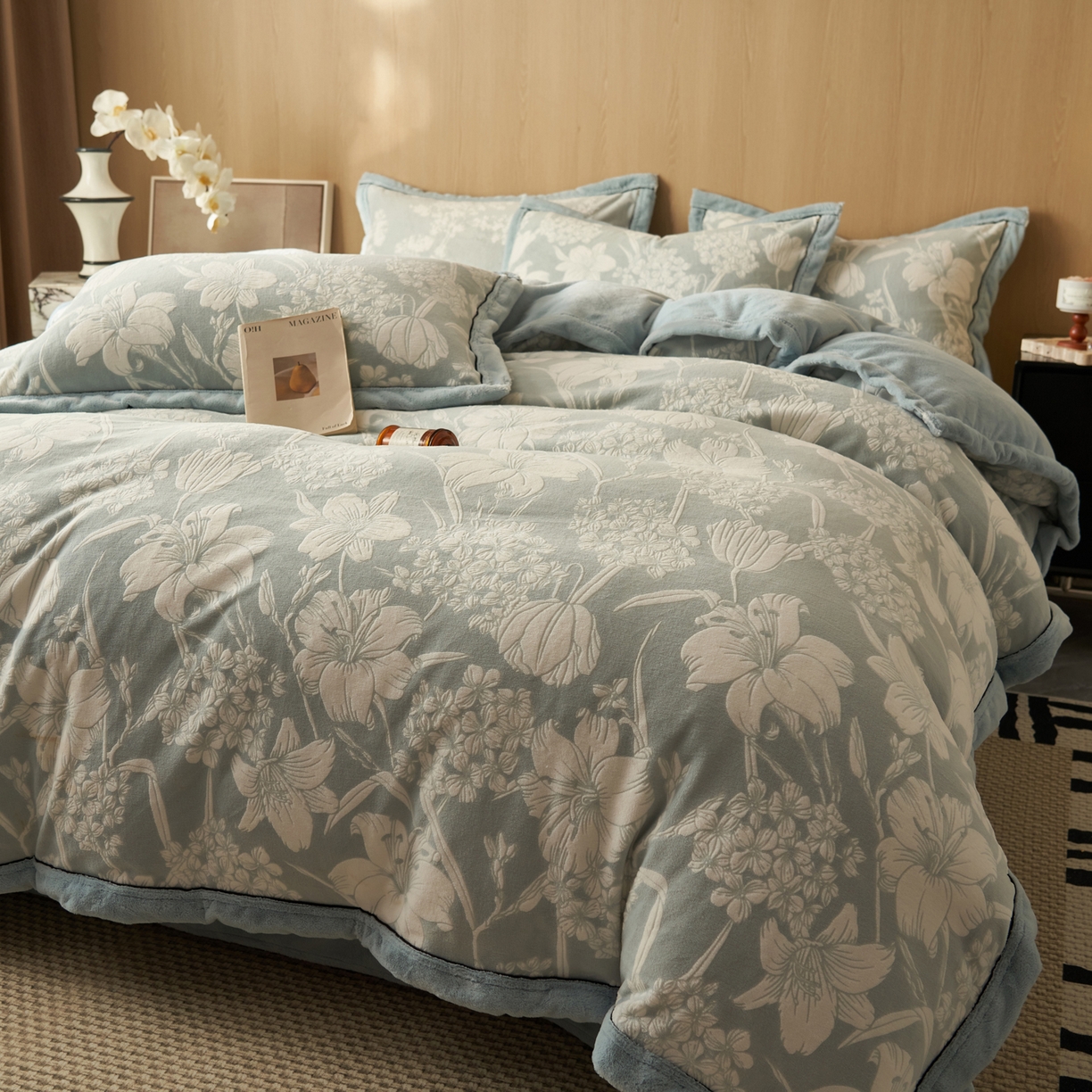 91家纺网 家纺一手货源 找家纺 晨曦家纺 2025新款牛奶绒浪花四件套雕花绒床上四件套 蓝花序