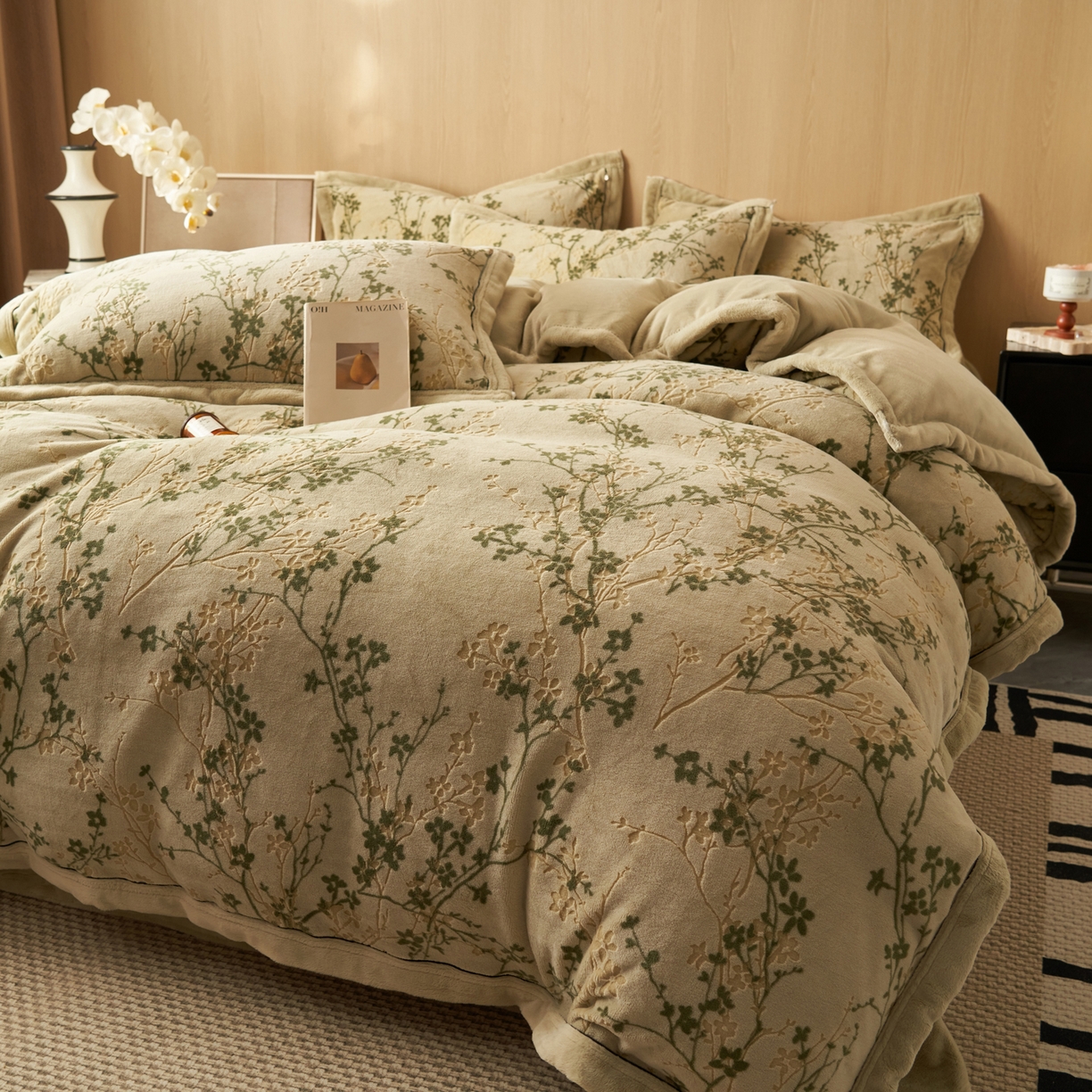 91家纺网 家纺一手货源 找家纺 晨曦家纺 2025新款牛奶绒浪花四件套雕花绒床上四件套 枝影