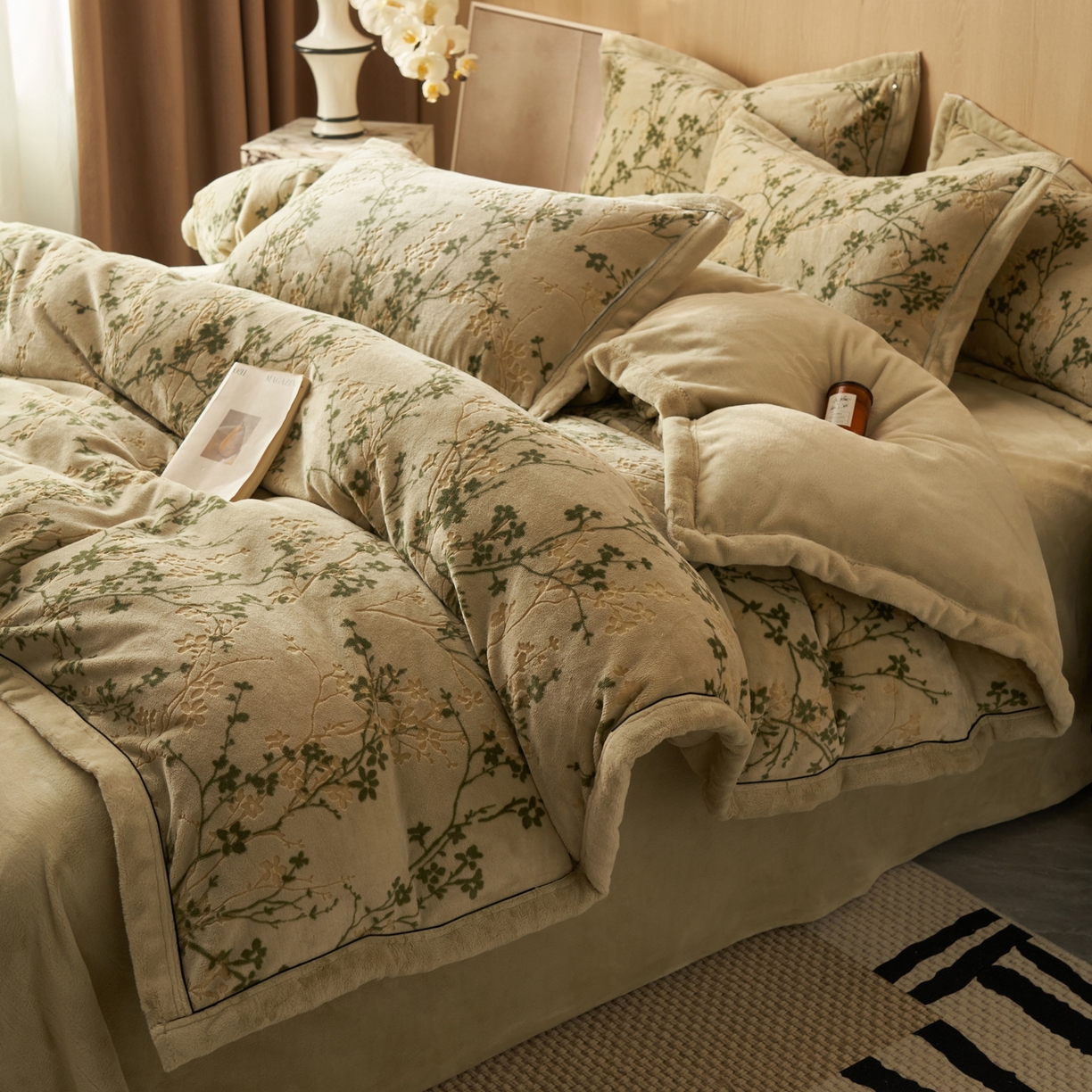 91家纺网 家纺一手货源 找家纺 晨曦家纺 2025新款牛奶绒浪花四件套雕花绒床上四件套 枝影