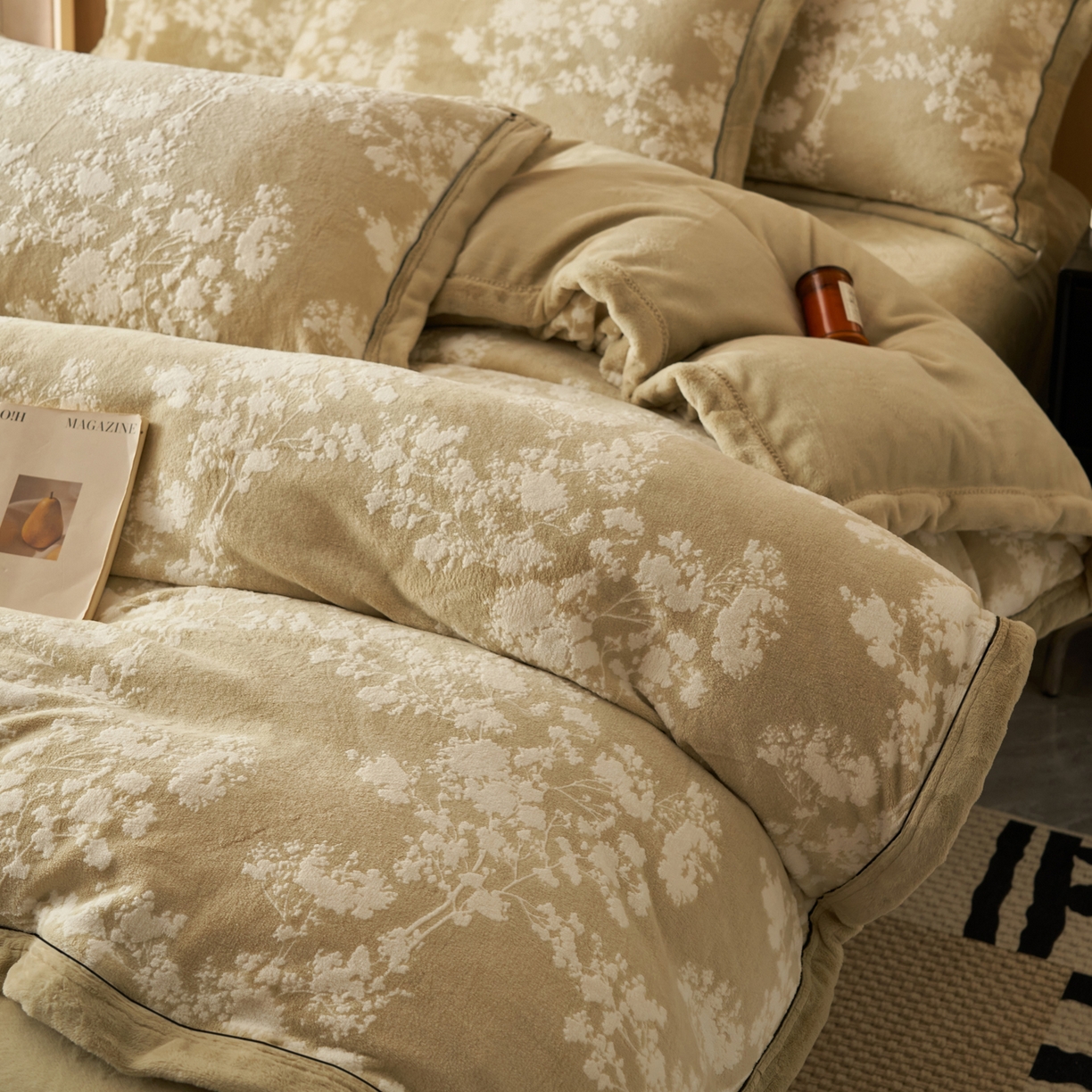 91家纺网 家纺一手货源 找家纺 晨曦家纺 2025新款牛奶绒浪花四件套雕花绒床上四件套 枝繁