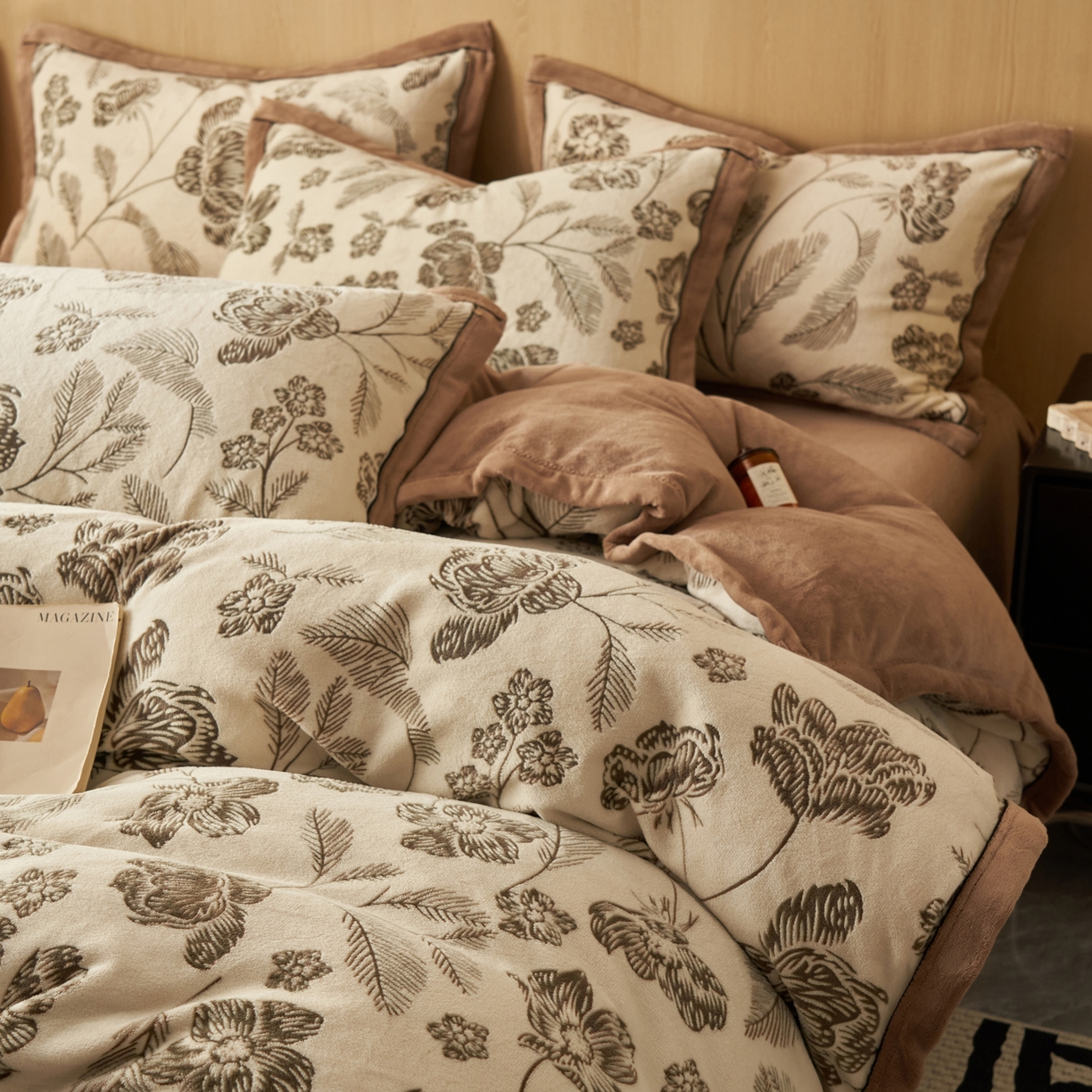 91家纺网 家纺一手货源 找家纺 晨曦家纺 2025新款牛奶绒浪花四件套雕花绒床上四件套 素馨