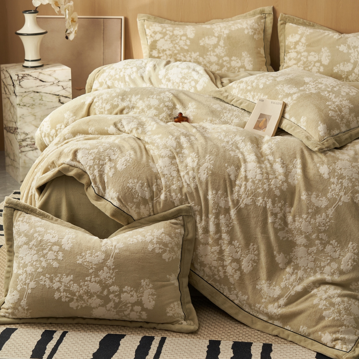 91家纺网 家纺一手货源 找家纺 晨曦家纺 2025新款牛奶绒浪花四件套雕花绒床上四件套 枝繁