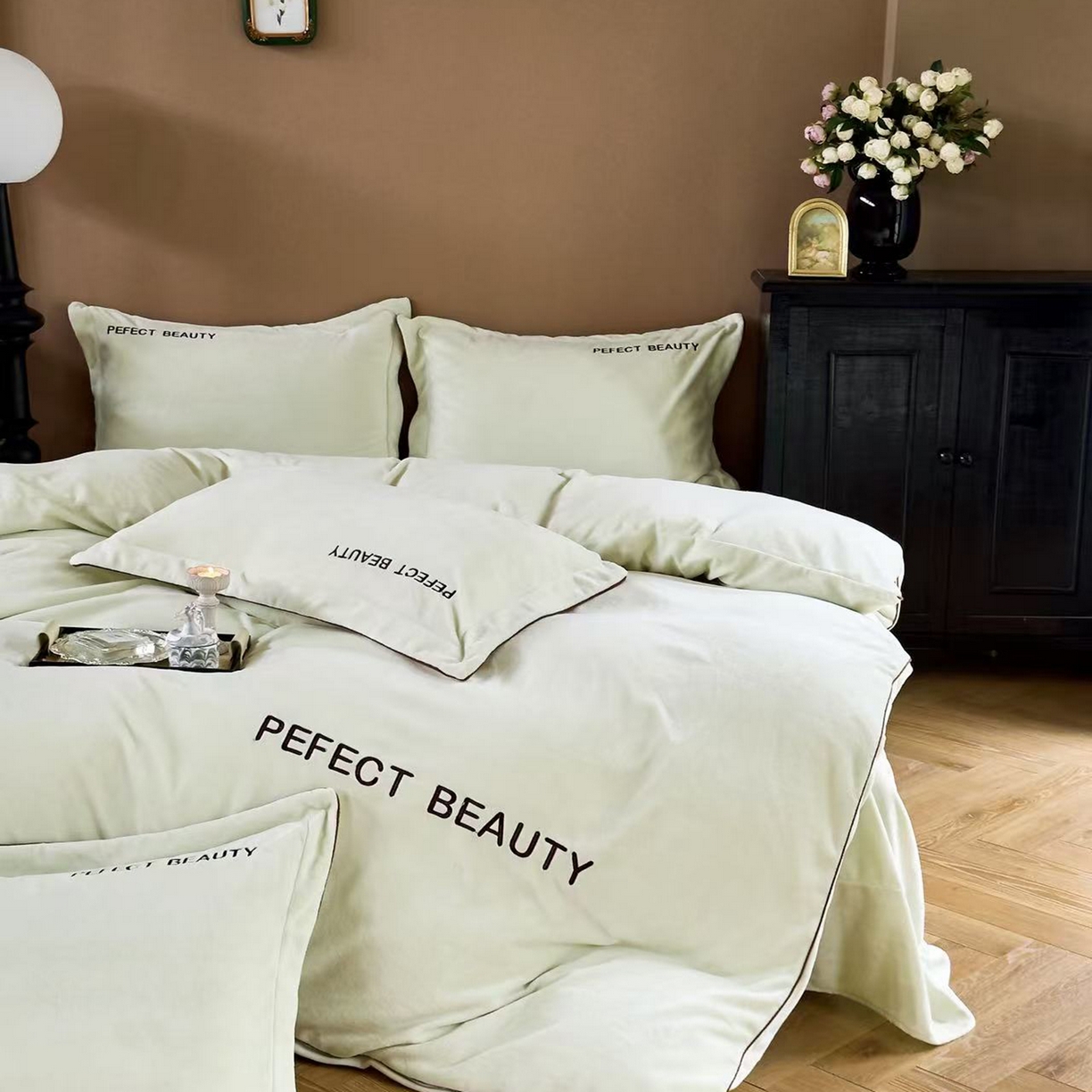 91家纺网 家纺一手货源 找家纺 玖玖爱家纺 2025新款全工艺牛奶绒刺绣四件套-时尚美 时尚美-果绿