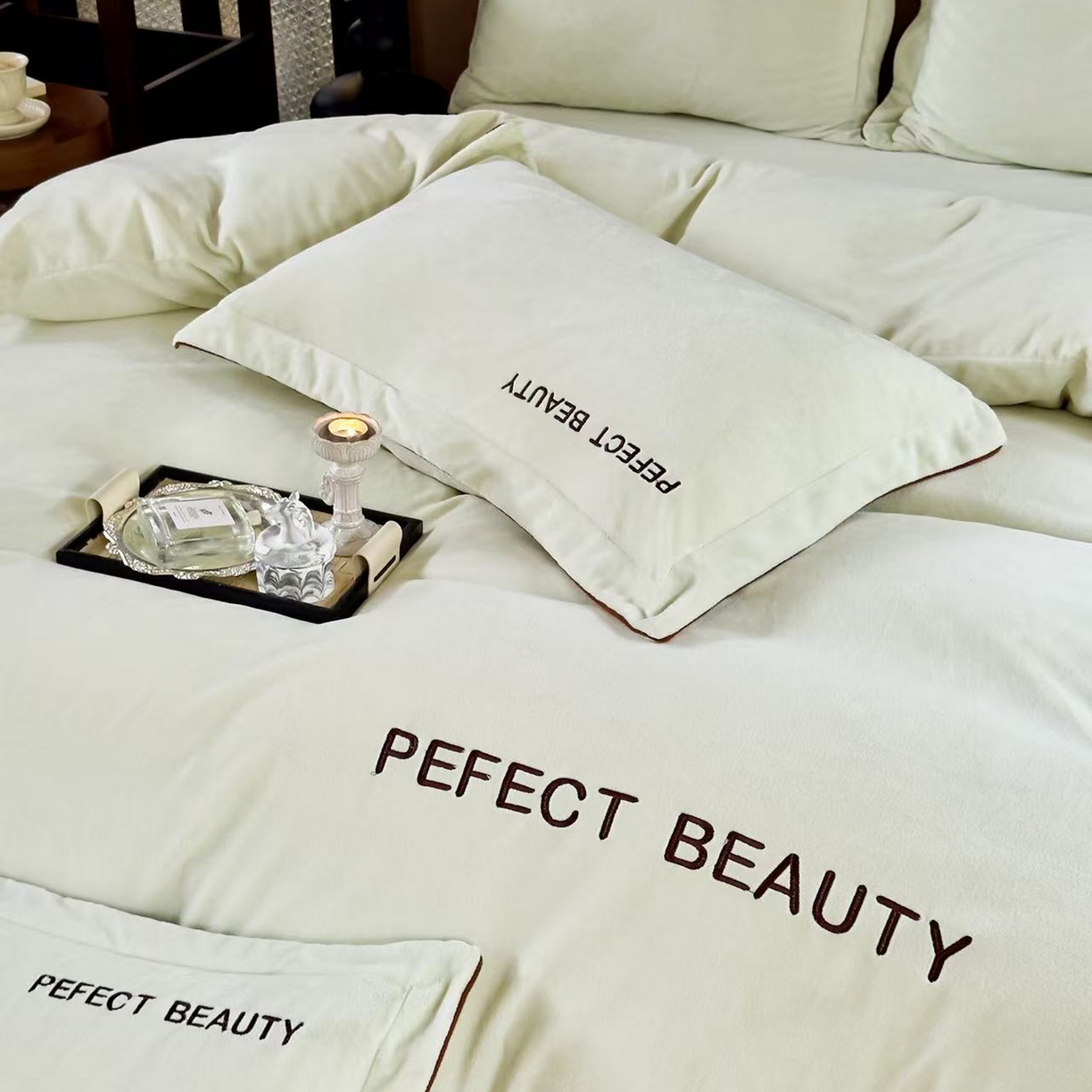 91家纺网 家纺一手货源 找家纺 玖玖爱家纺 2025新款全工艺牛奶绒刺绣四件套-时尚美 时尚美-果绿