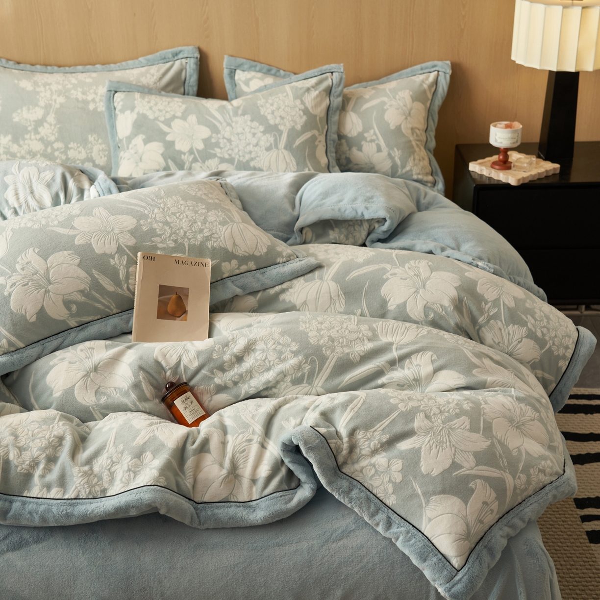 91家纺网 家纺一手货源 找家纺 晨曦家纺 2025新款牛奶绒浪花四件套雕花绒床上四件套 蓝花序