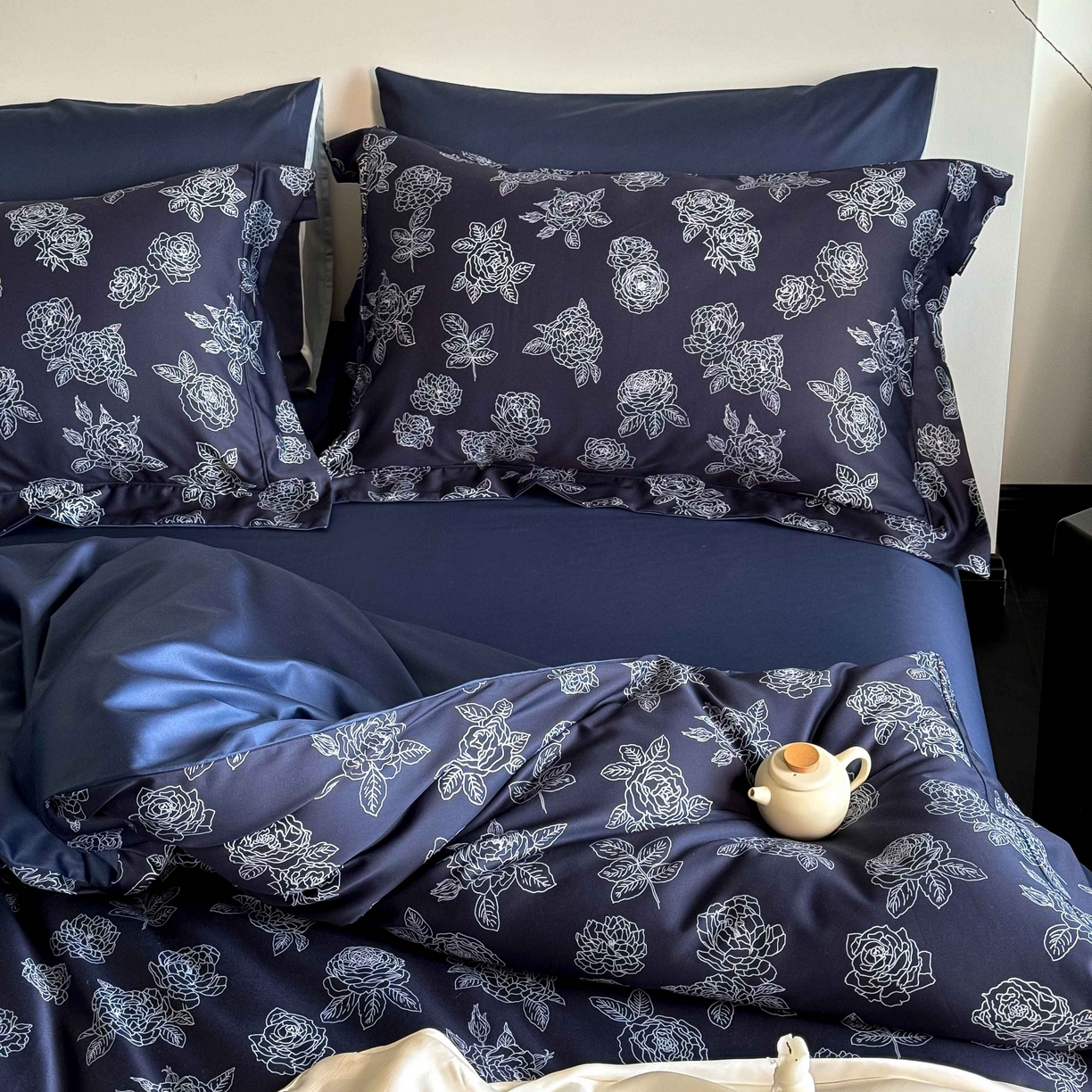 91家纺网 家纺一手货源 找家纺 （总）窝米 2025新款数码印花100支长绒棉纯棉工艺花边款四件套-青花瓷