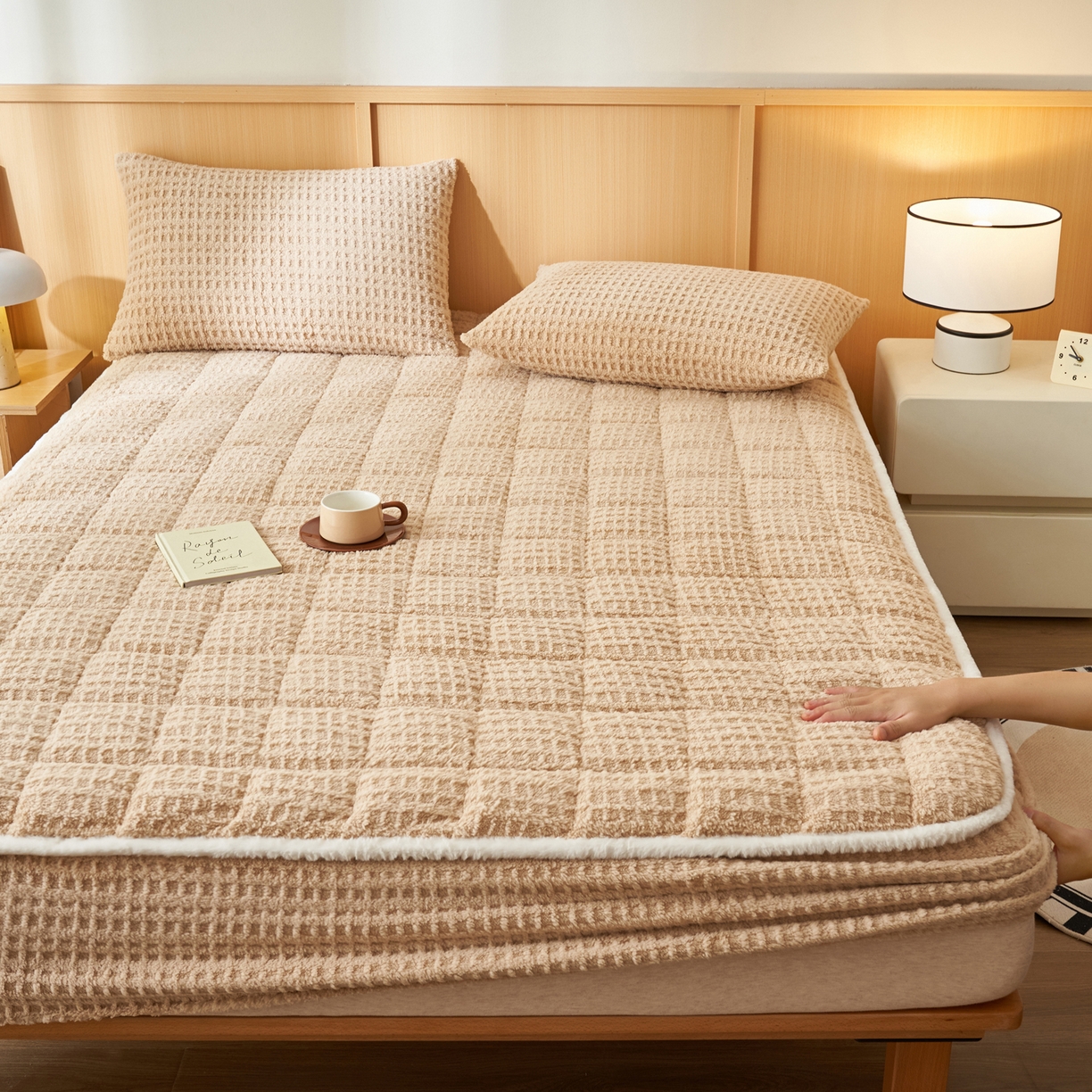 91家纺网 家纺一手货源 找家纺 （总）爱乐  塔芙绒夹棉床笠 牛奶绒床笠